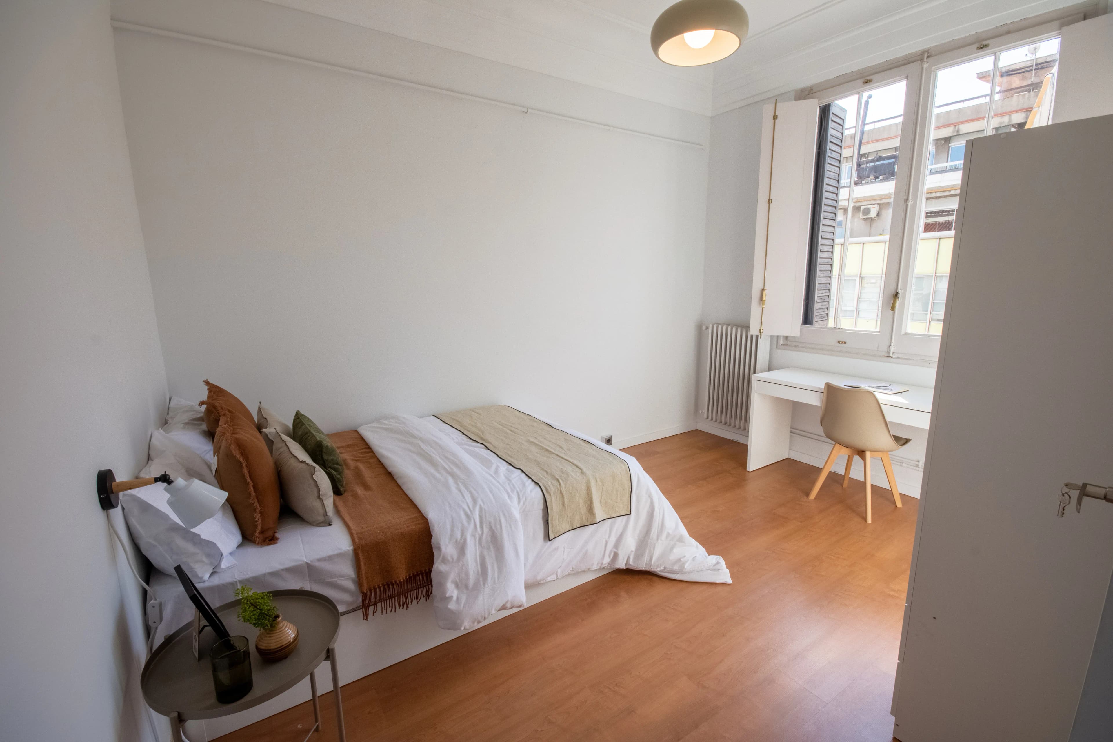 Shared Room in Barcelona photo 5