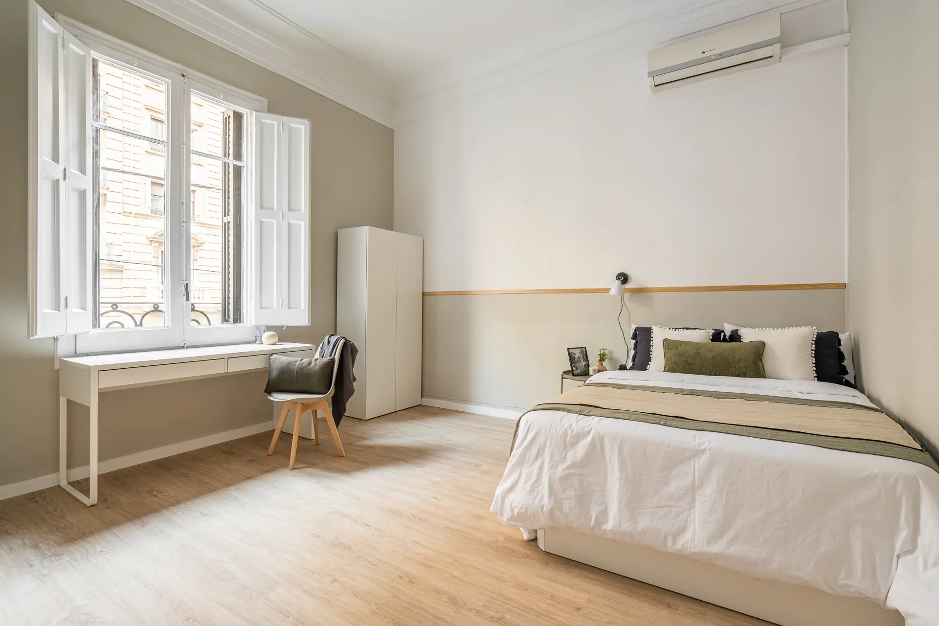 Shared Room in Barcelona photo 2