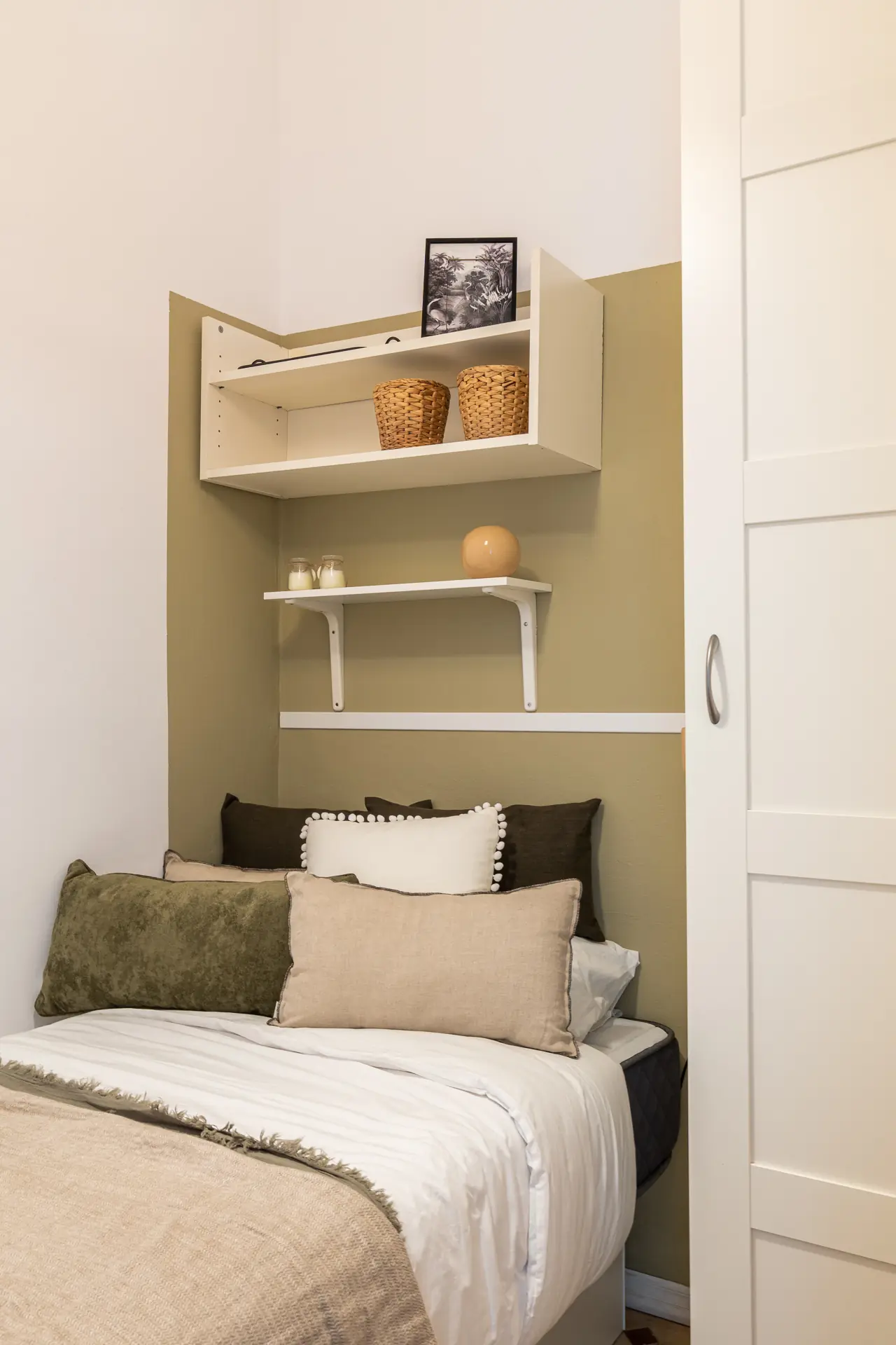 Shared Room in Barcelona photo 2