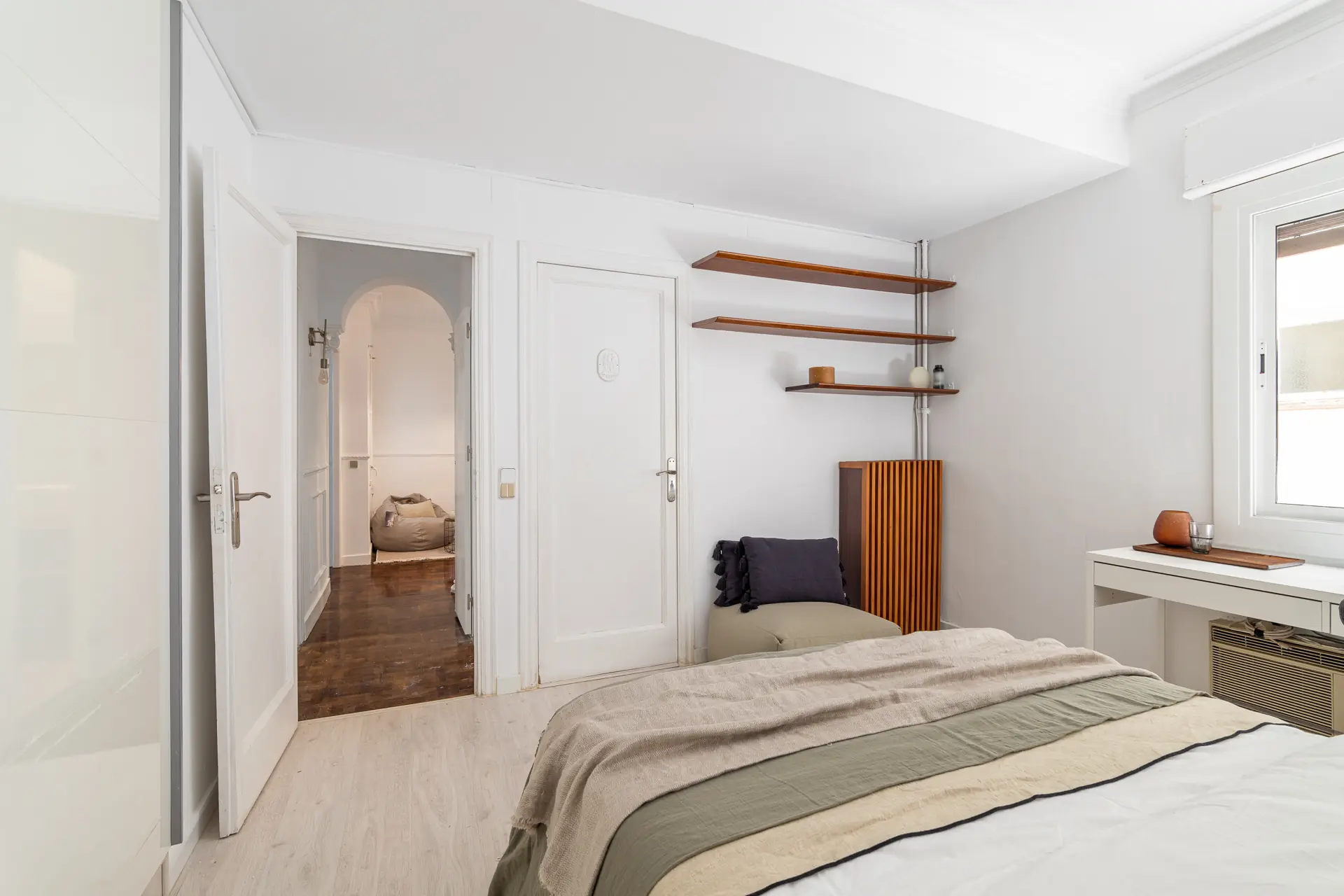 Shared Room in Barcelona photo 2