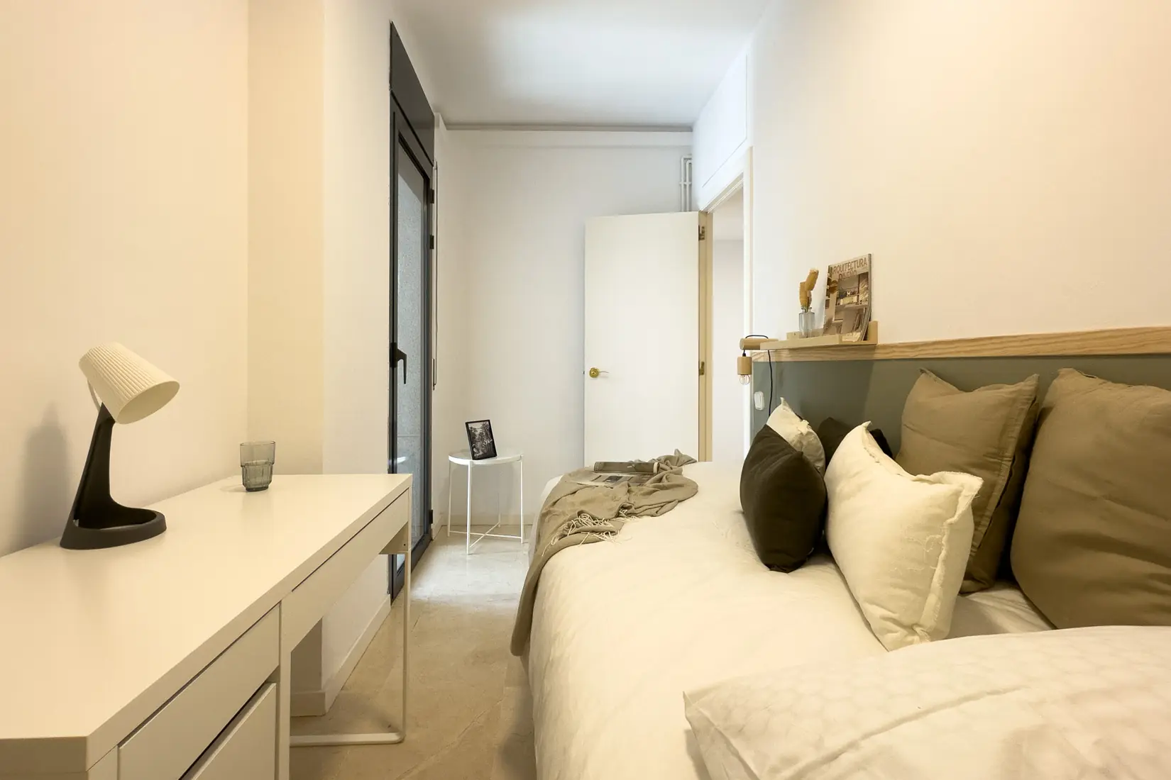 Shared Room in Barcelona photo 4