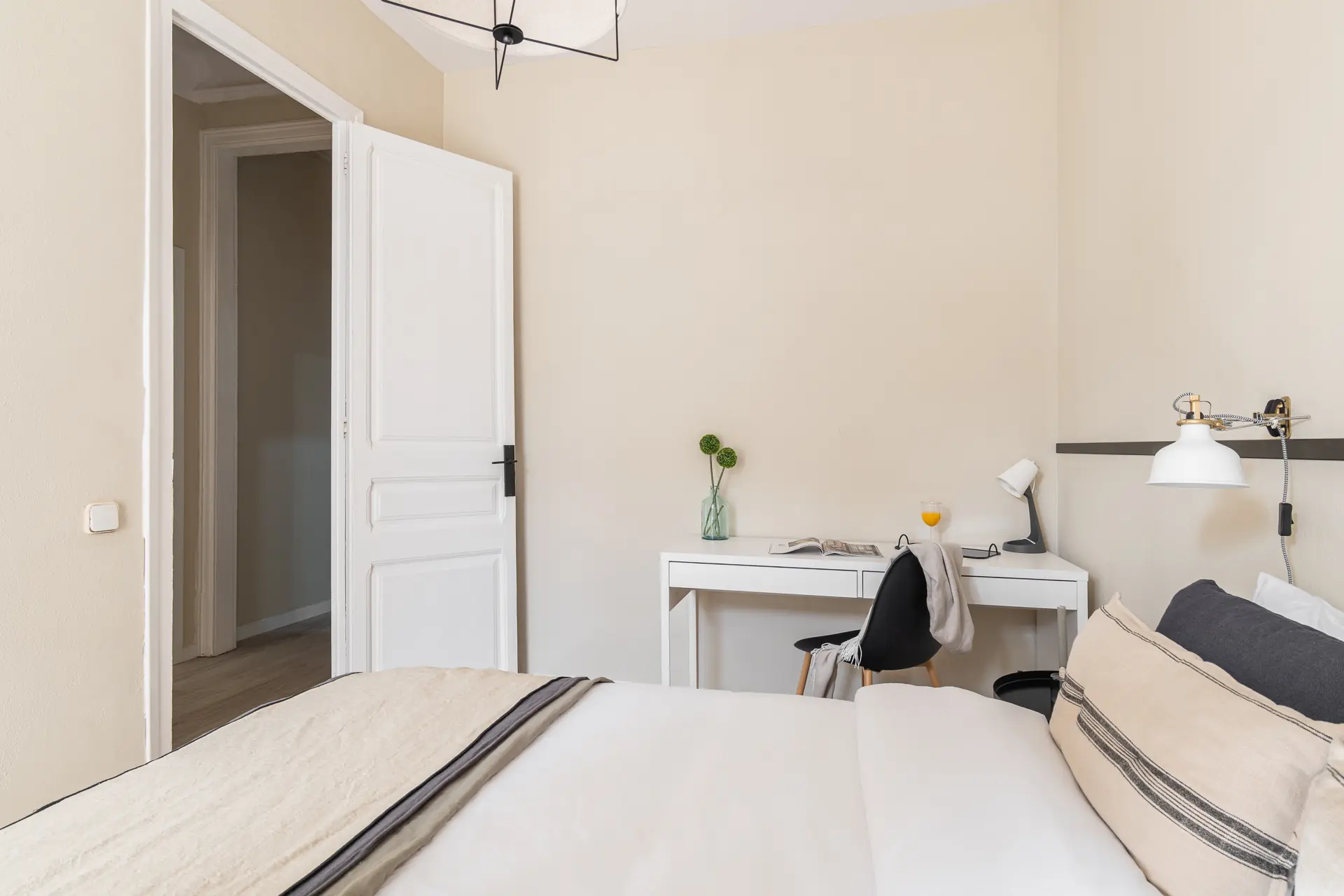 Shared Room in Barcelona photo 4