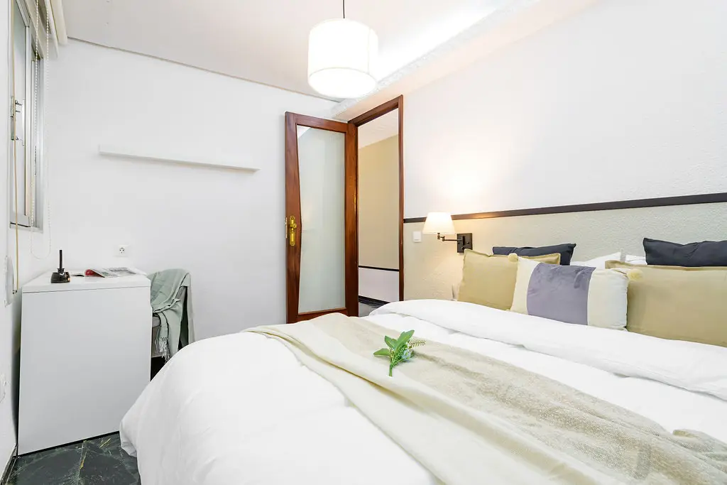 Shared Room in Valencia photo 3