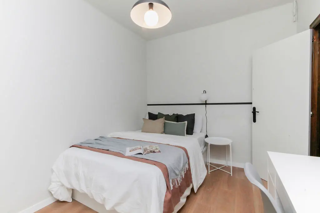 Shared Room in Barcelona photo 3