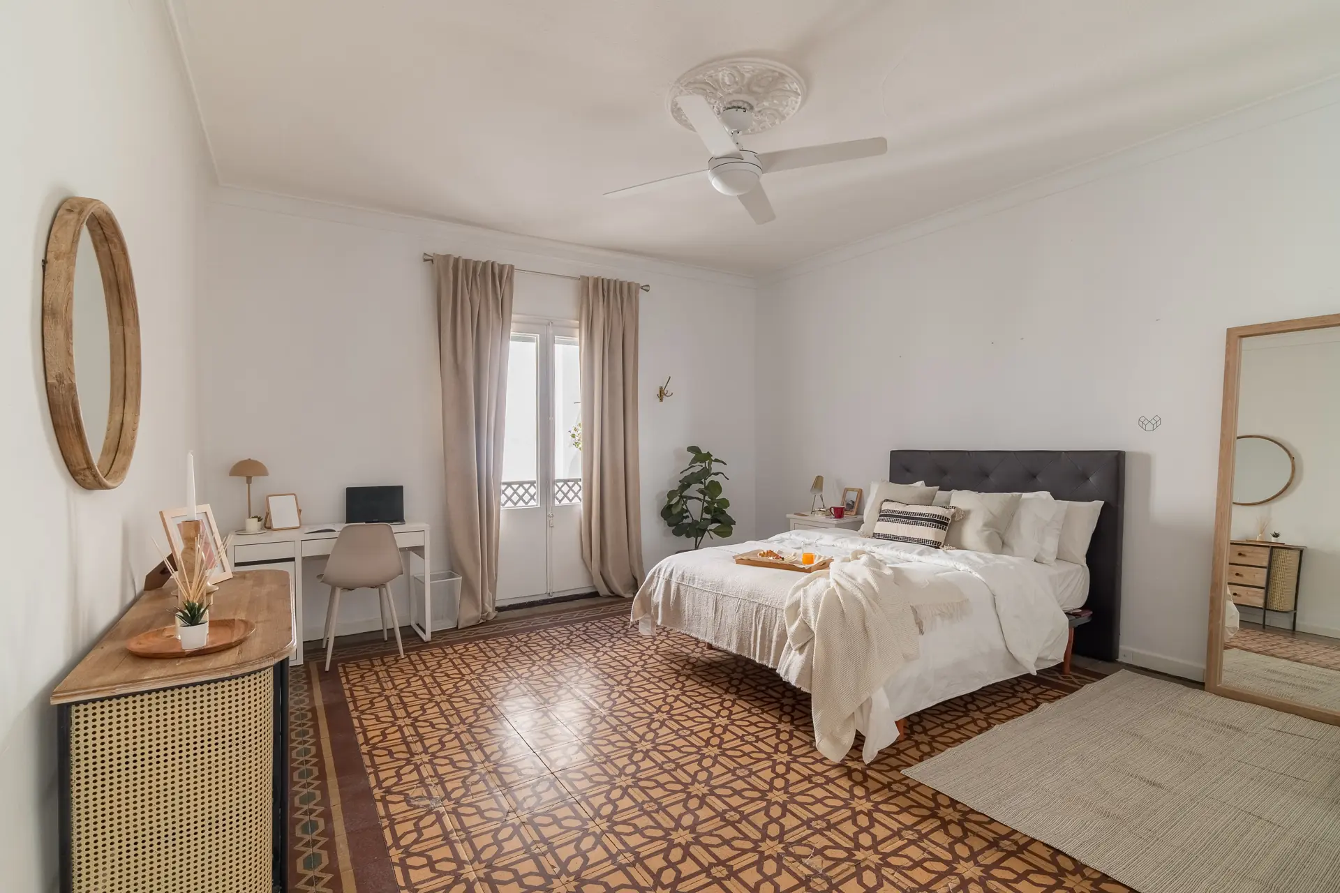 Shared Room in Barcelona photo 2