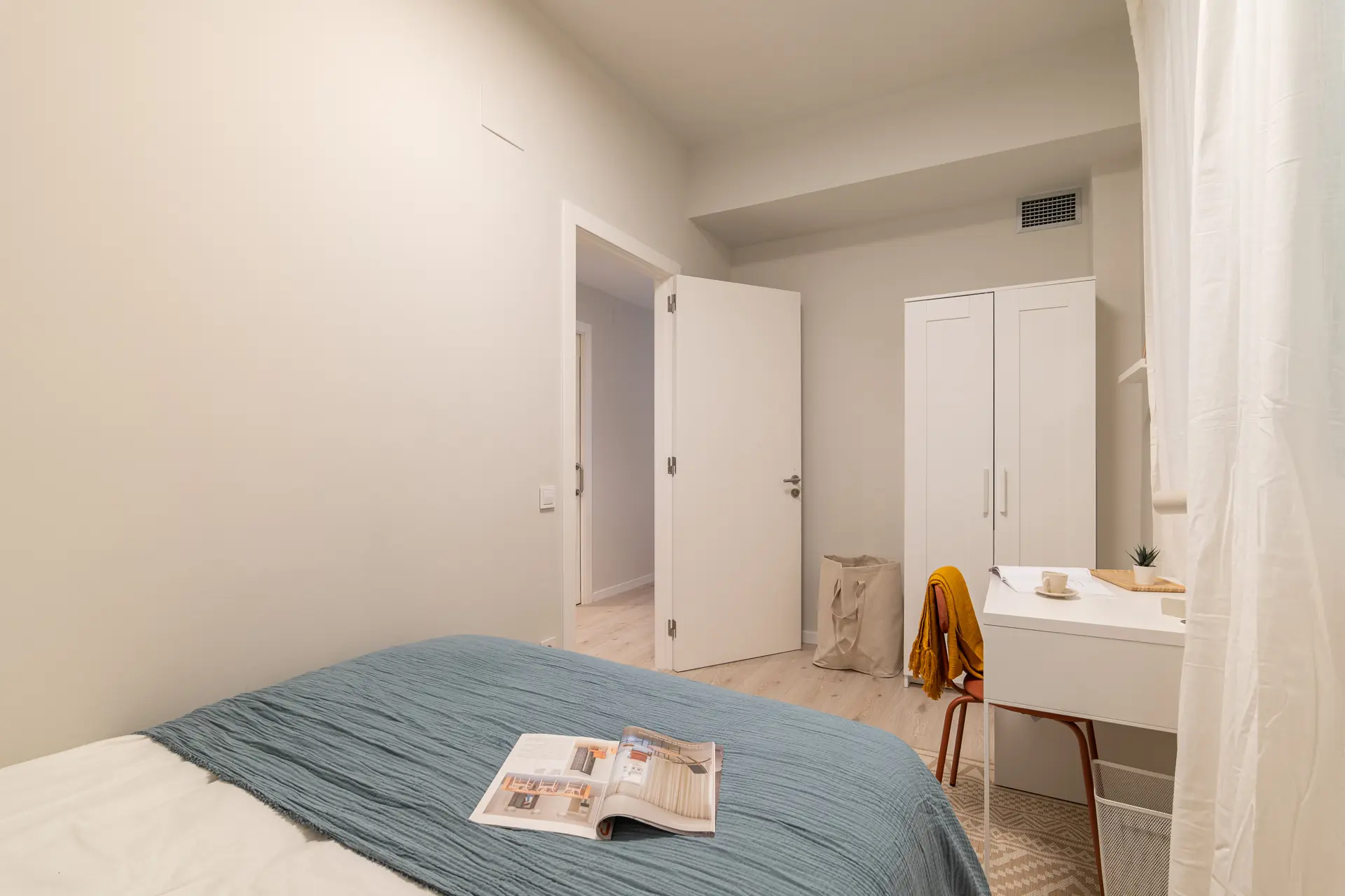 Shared Room in Barcelona photo 3