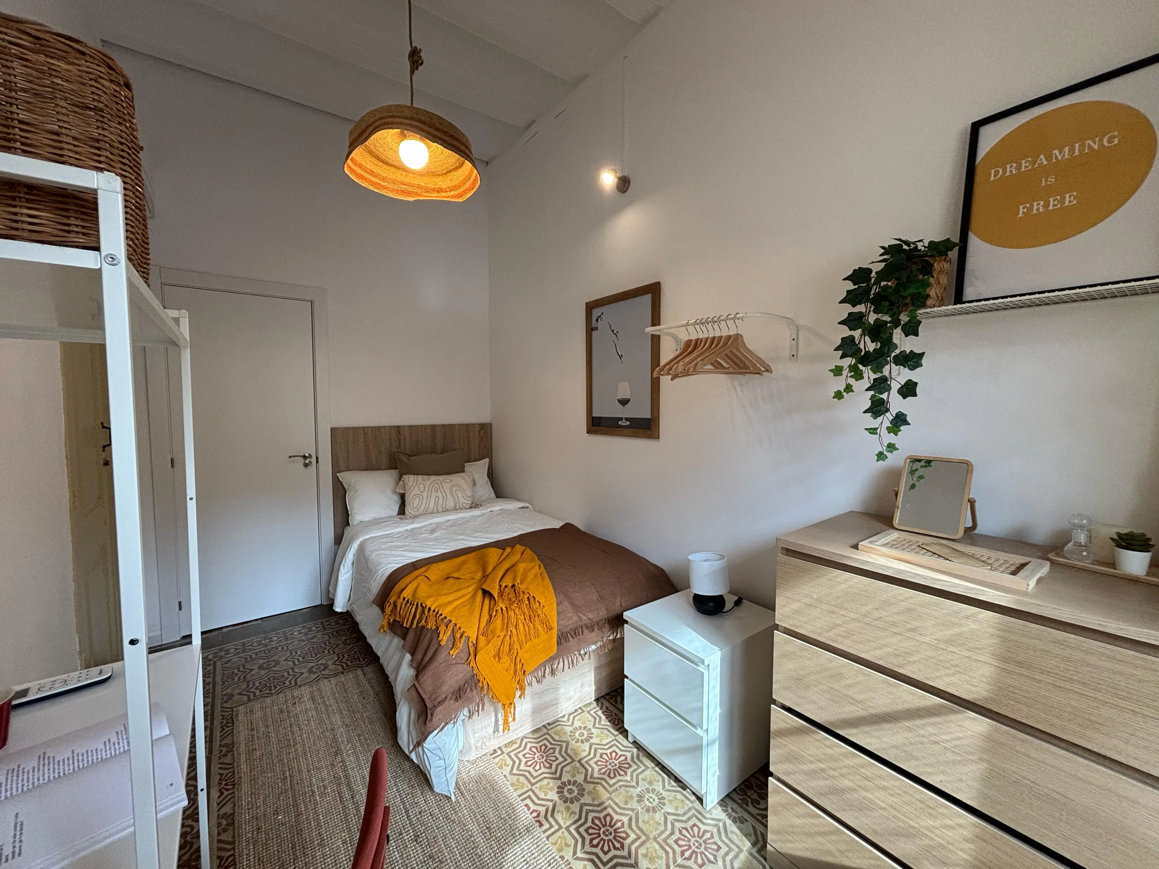 Private room in Barcelona photo 2