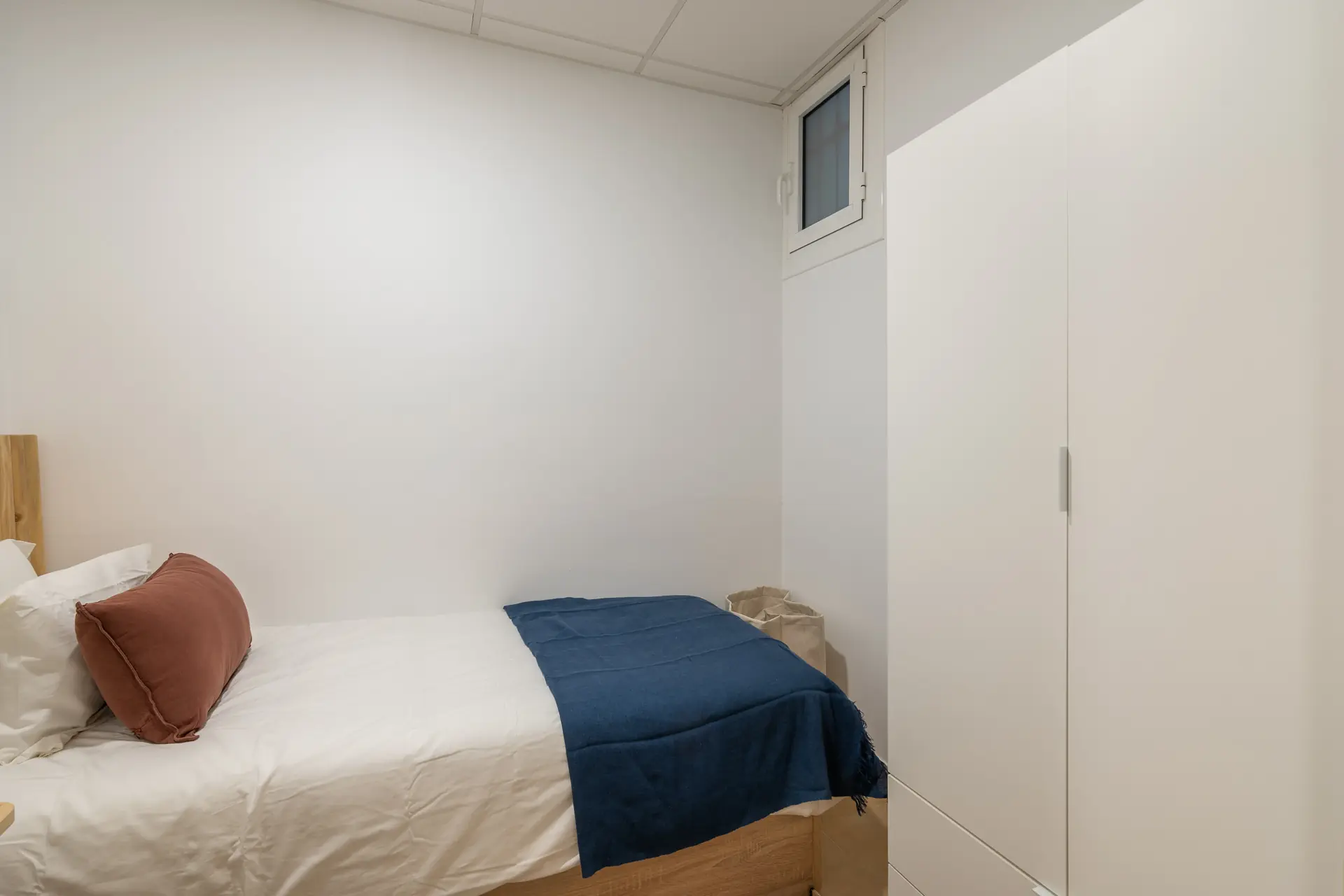 Shared Room in Barcelona photo 2