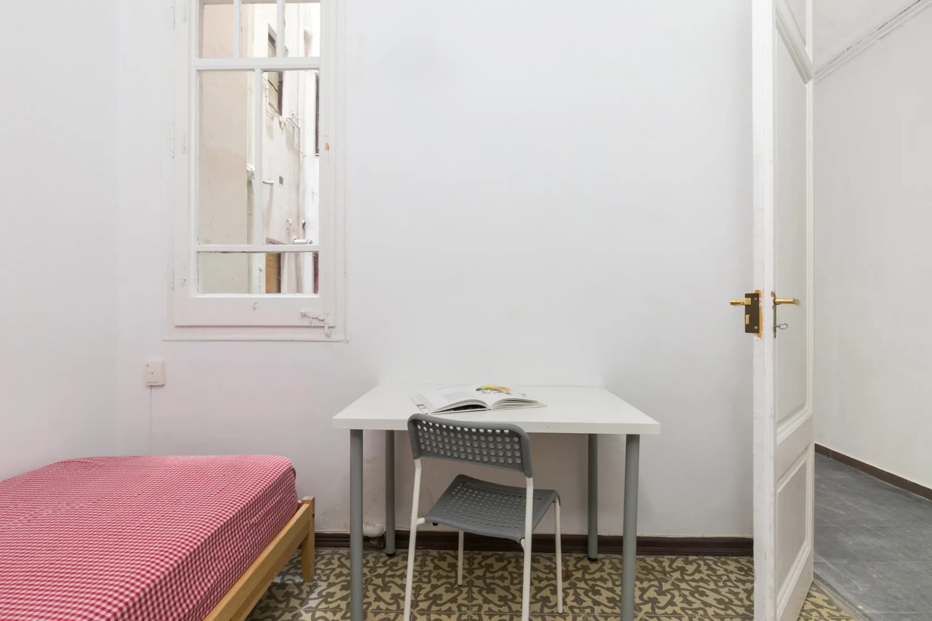 Private room in Barcelona photo 2