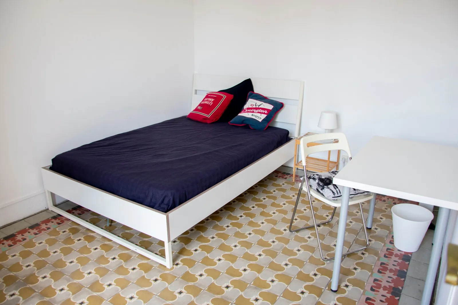 Shared Room in Barcelona photo 2