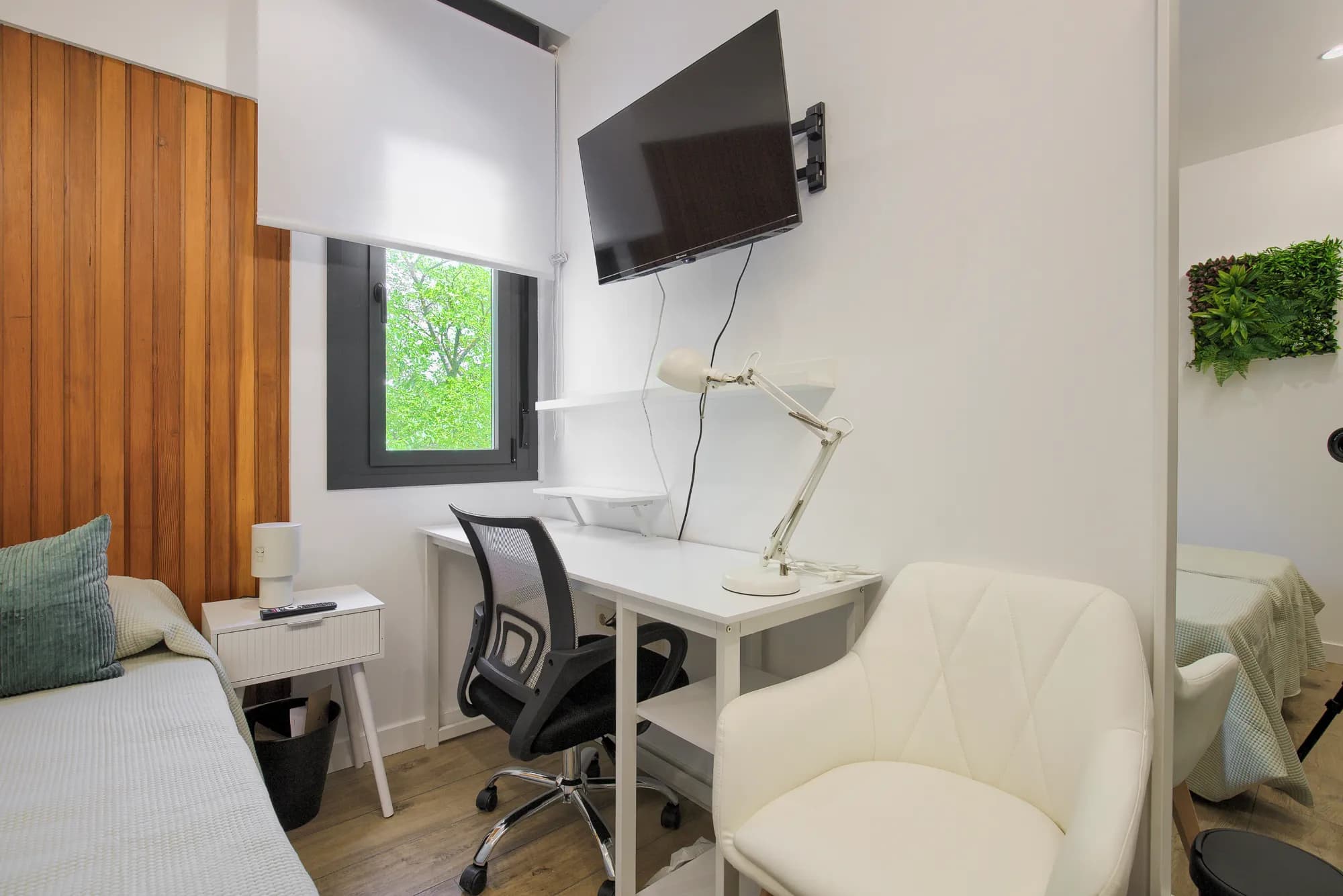 Private room in Madrid photo 2