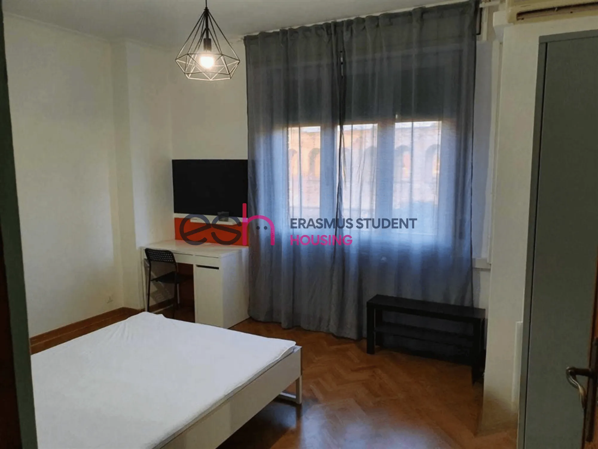 Shared Room in Pisa photo 2