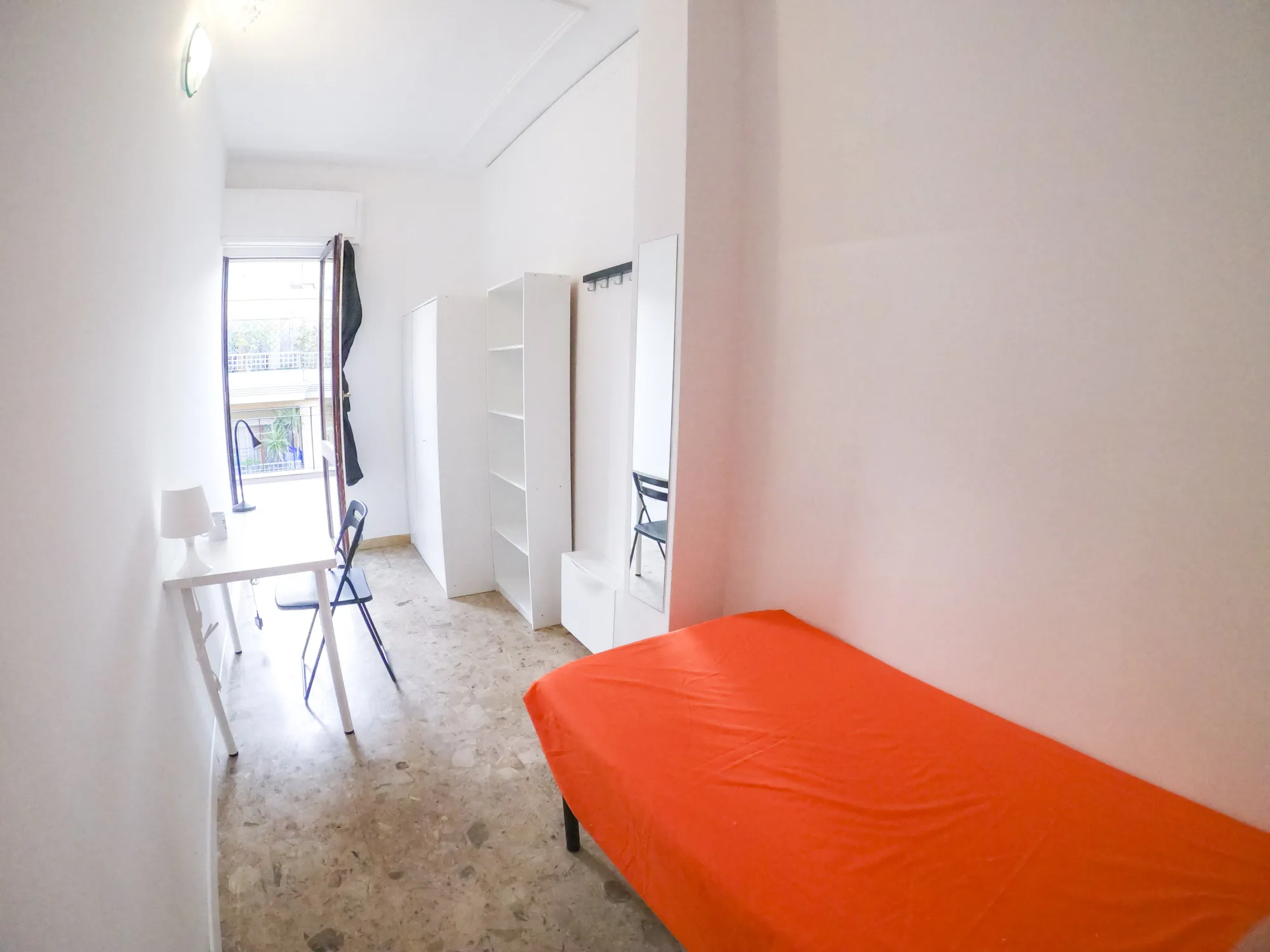 Shared Room in Cagliari photo 4