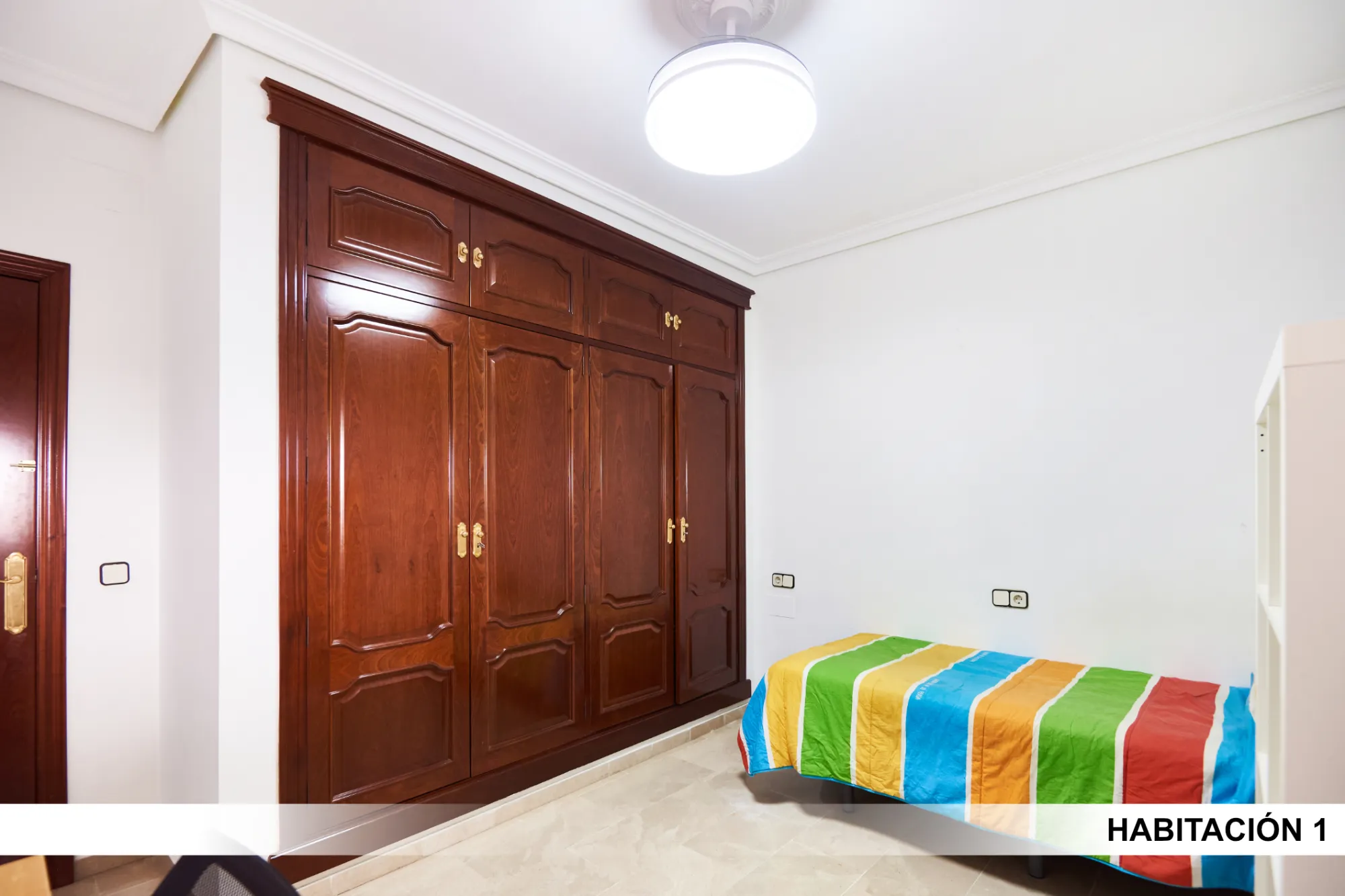 Shared Room in Seville photo 4