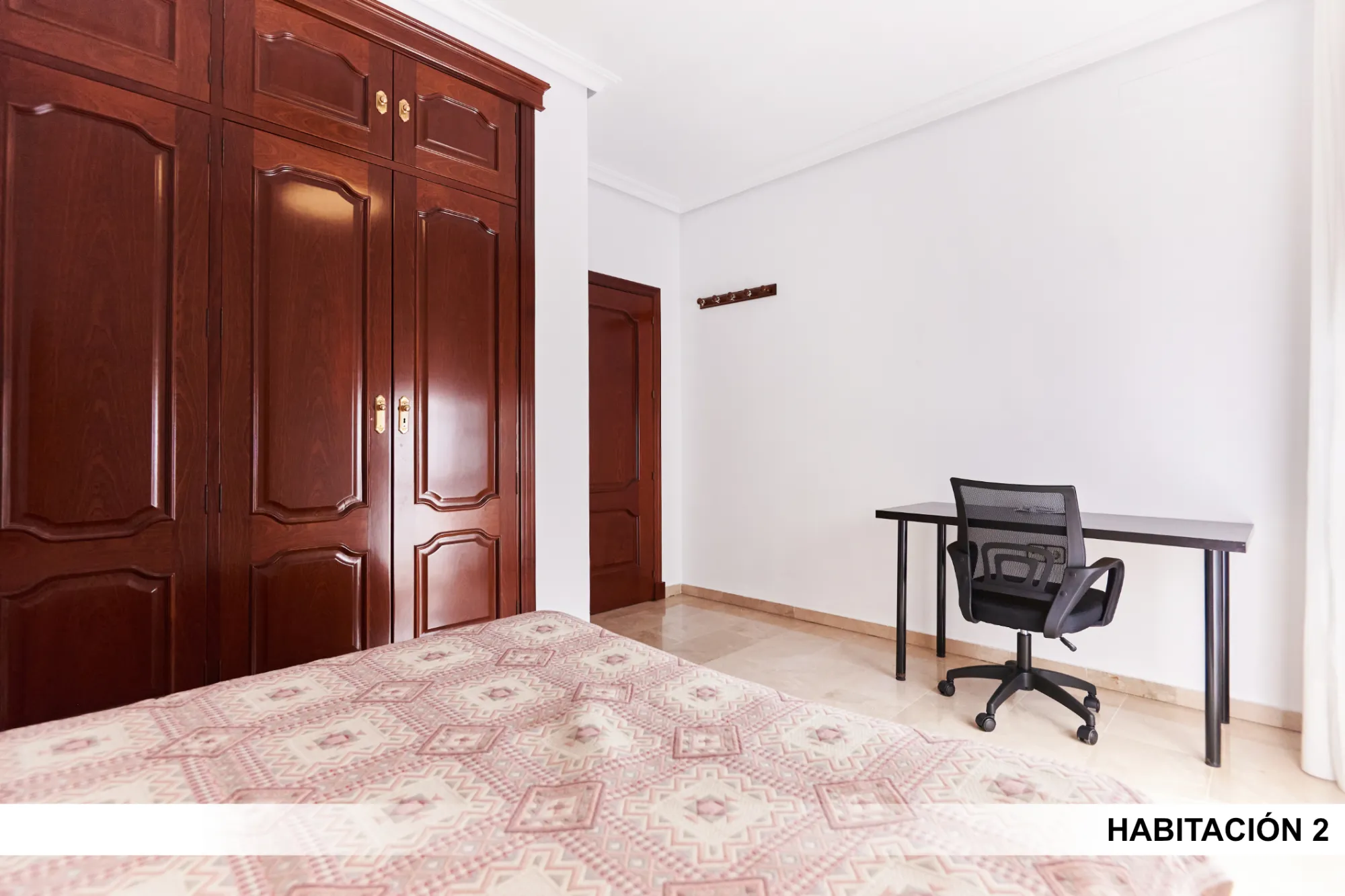 Private room in Seville photo 3