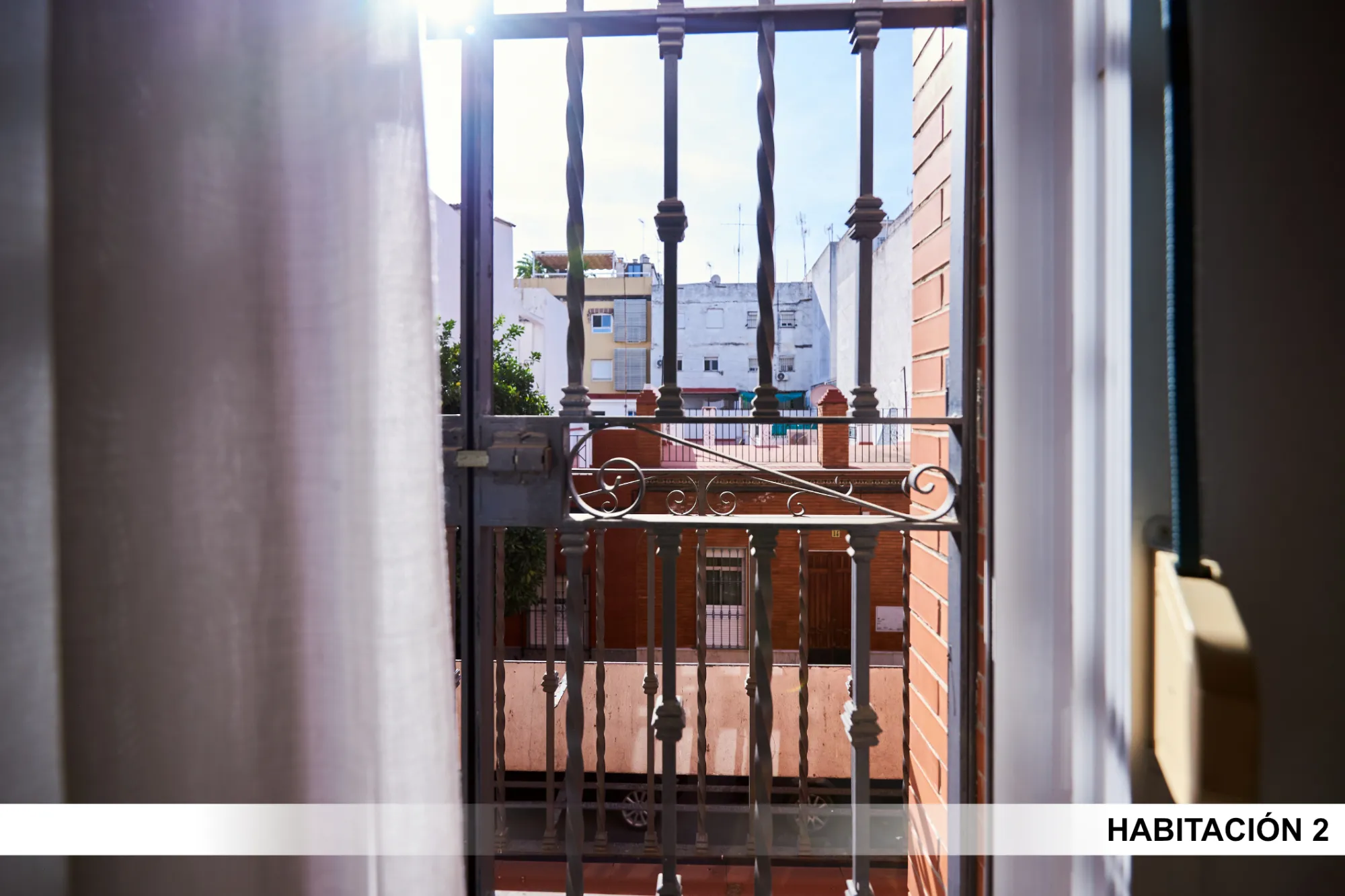 Shared Room in Seville photo 5