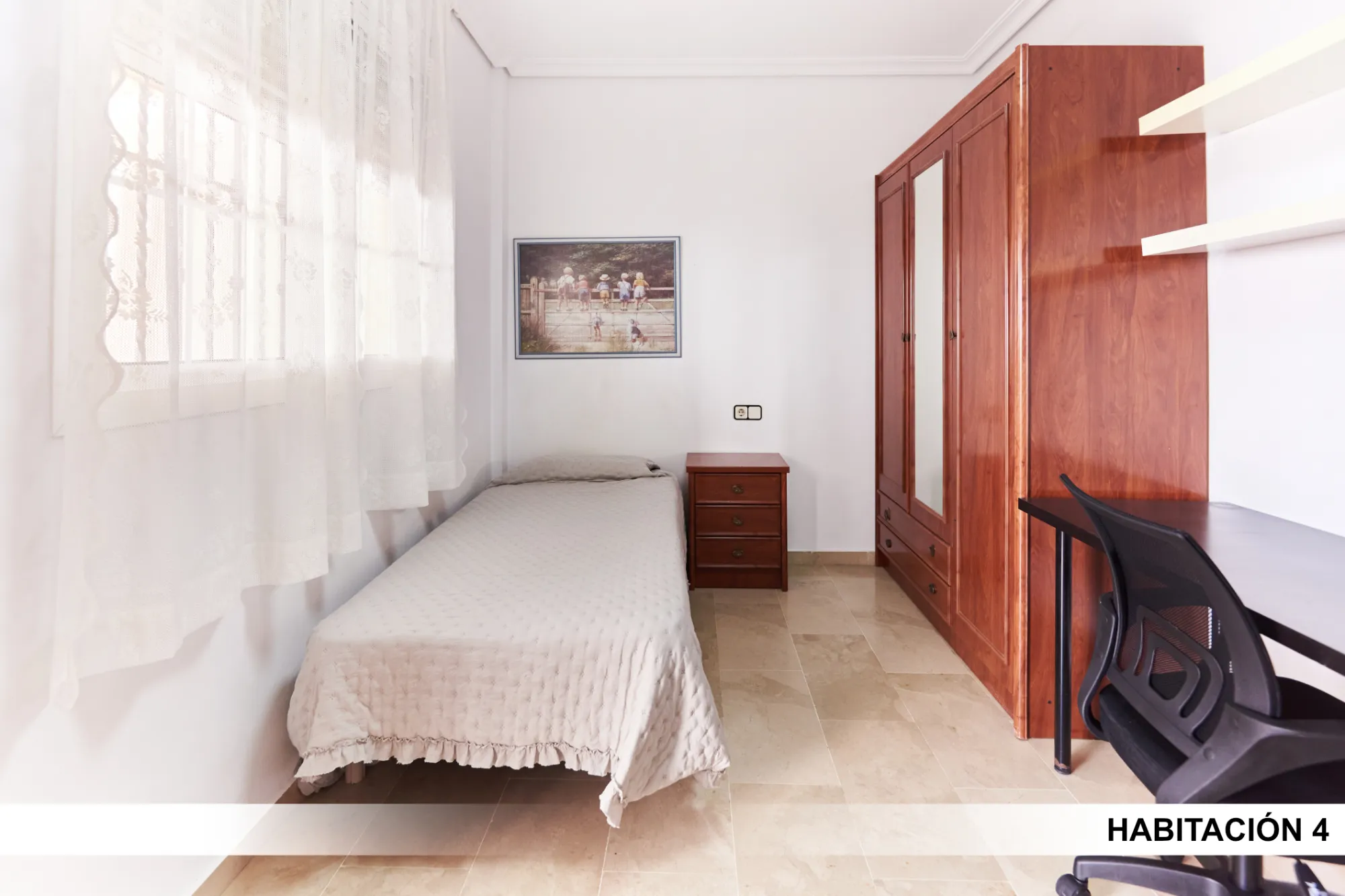 Shared Room in Seville photo 5