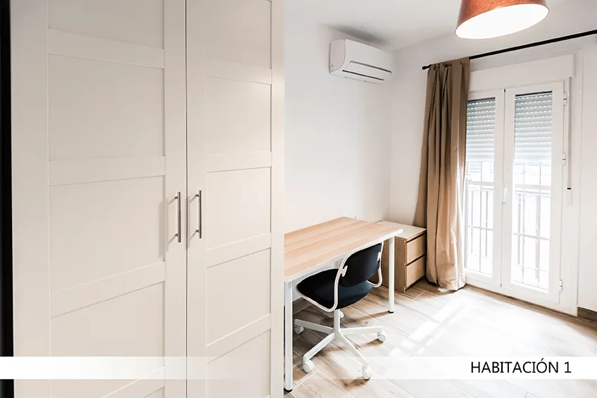 Shared Room in Seville photo 5