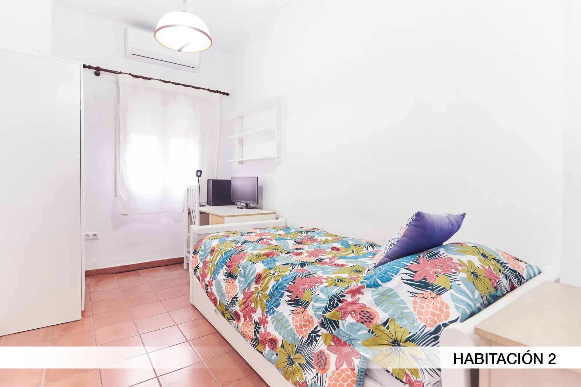 Shared Room in Seville photo 4