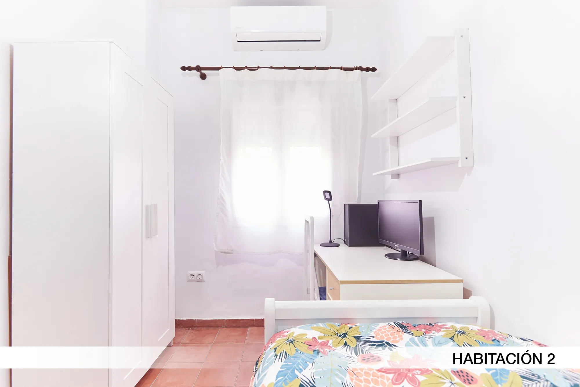 Shared Room in Seville photo 2