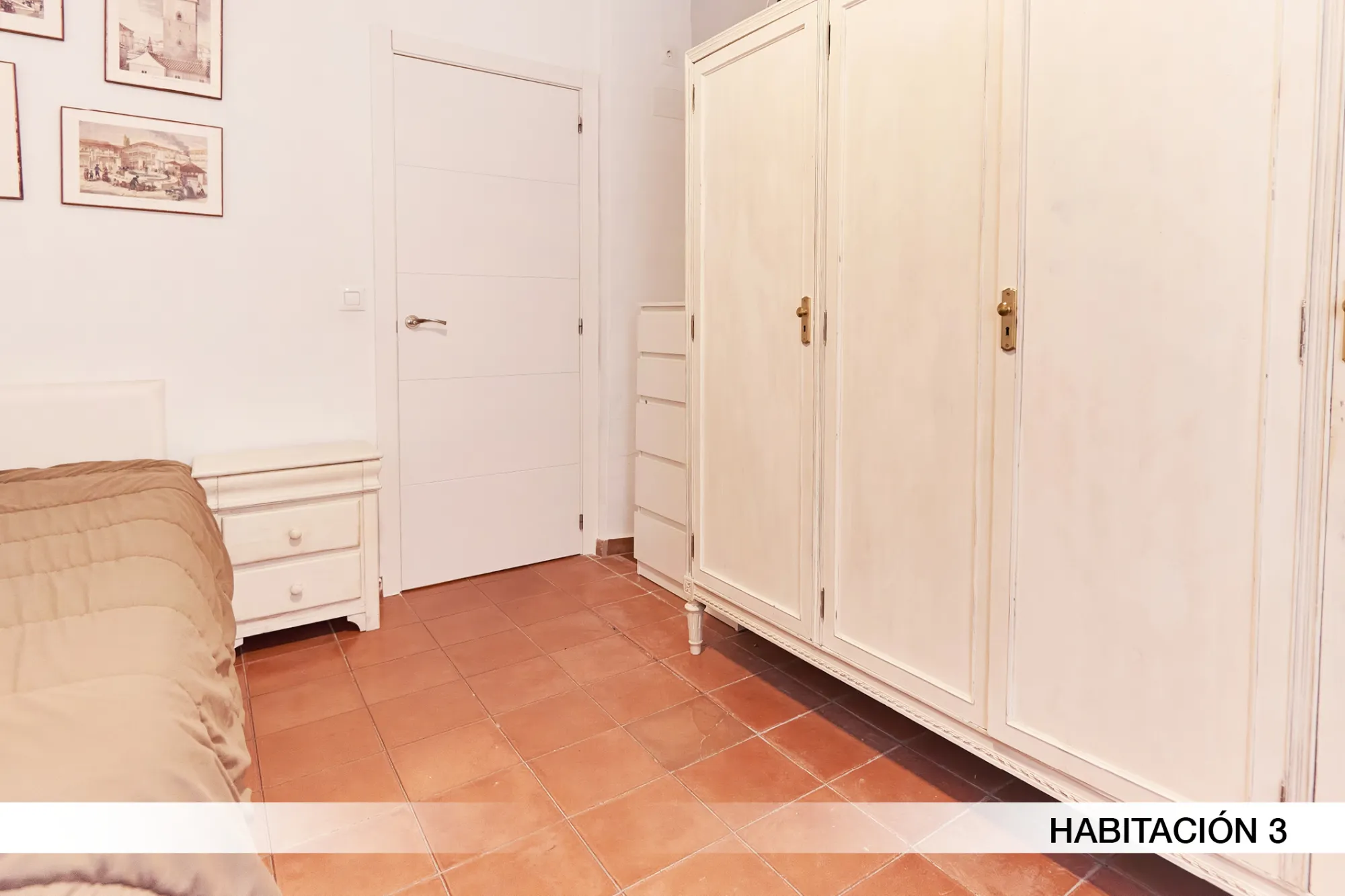 Shared Room in Seville photo 4