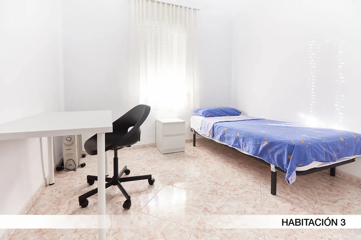 Shared Room in Seville photo 3