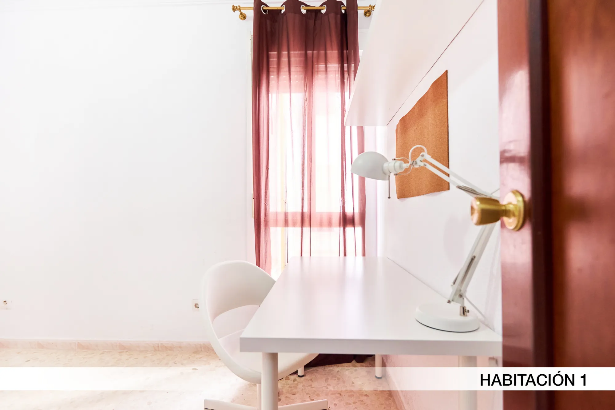 Shared Room in Seville photo 2