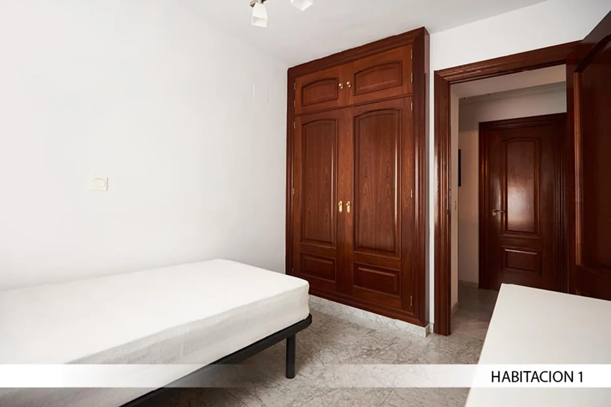 Shared Room in Seville photo 2