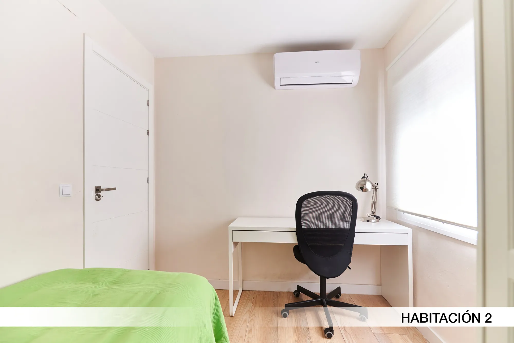 Shared Room in Seville photo 3