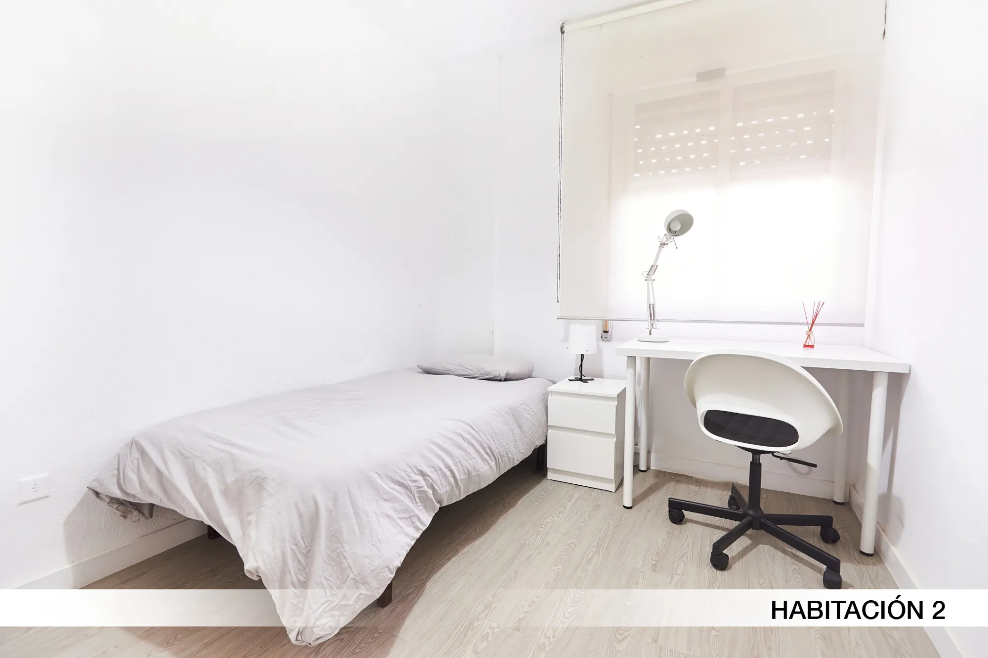 Shared Room in Seville photo 2