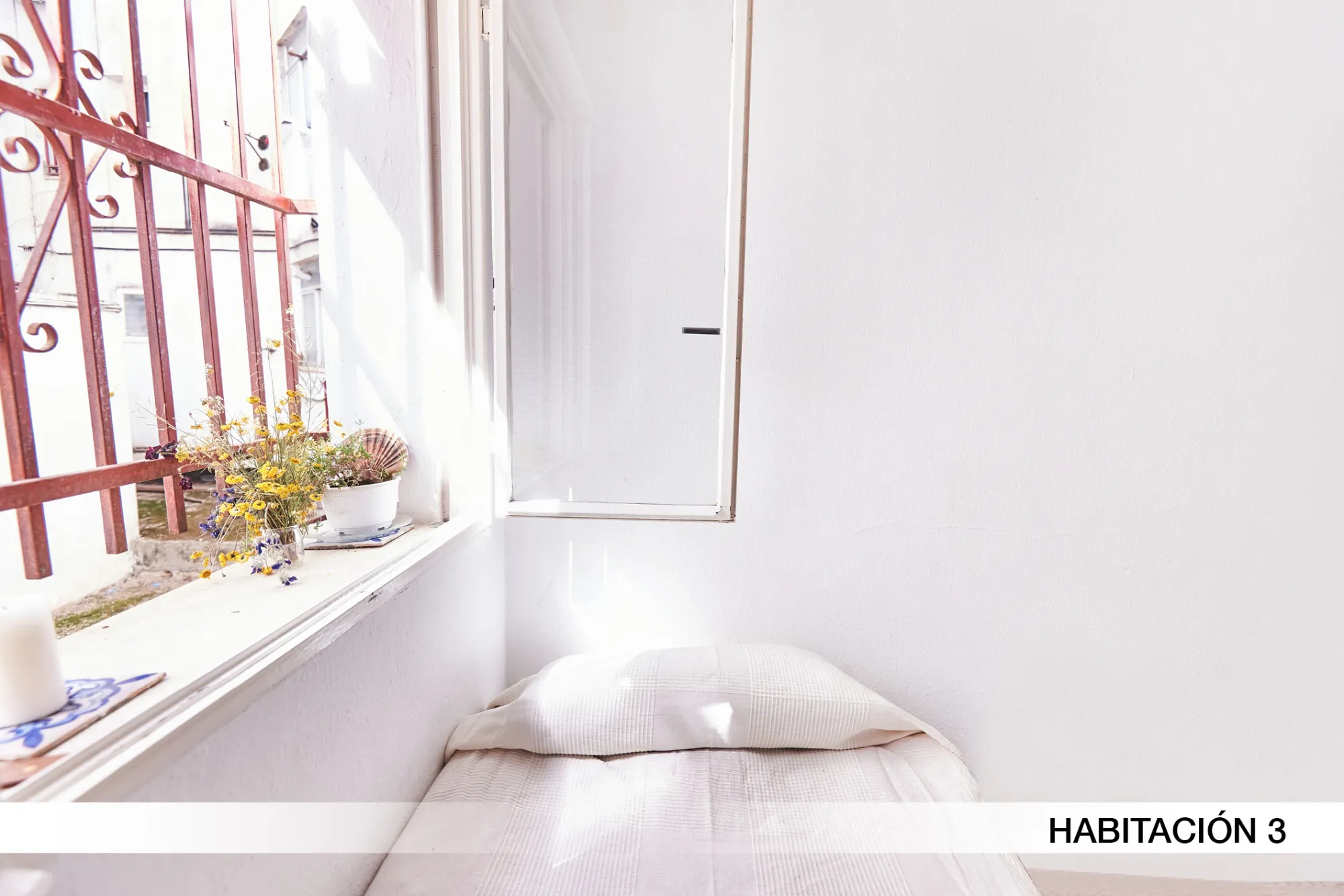 Shared Room in Seville photo 3