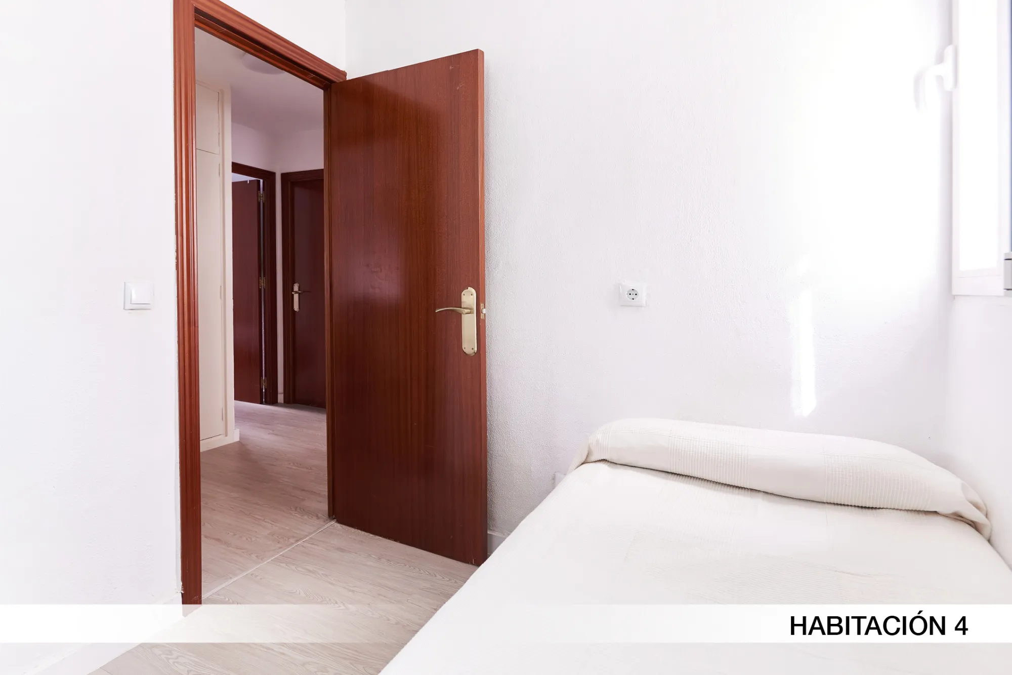 Shared Room in Seville photo 4