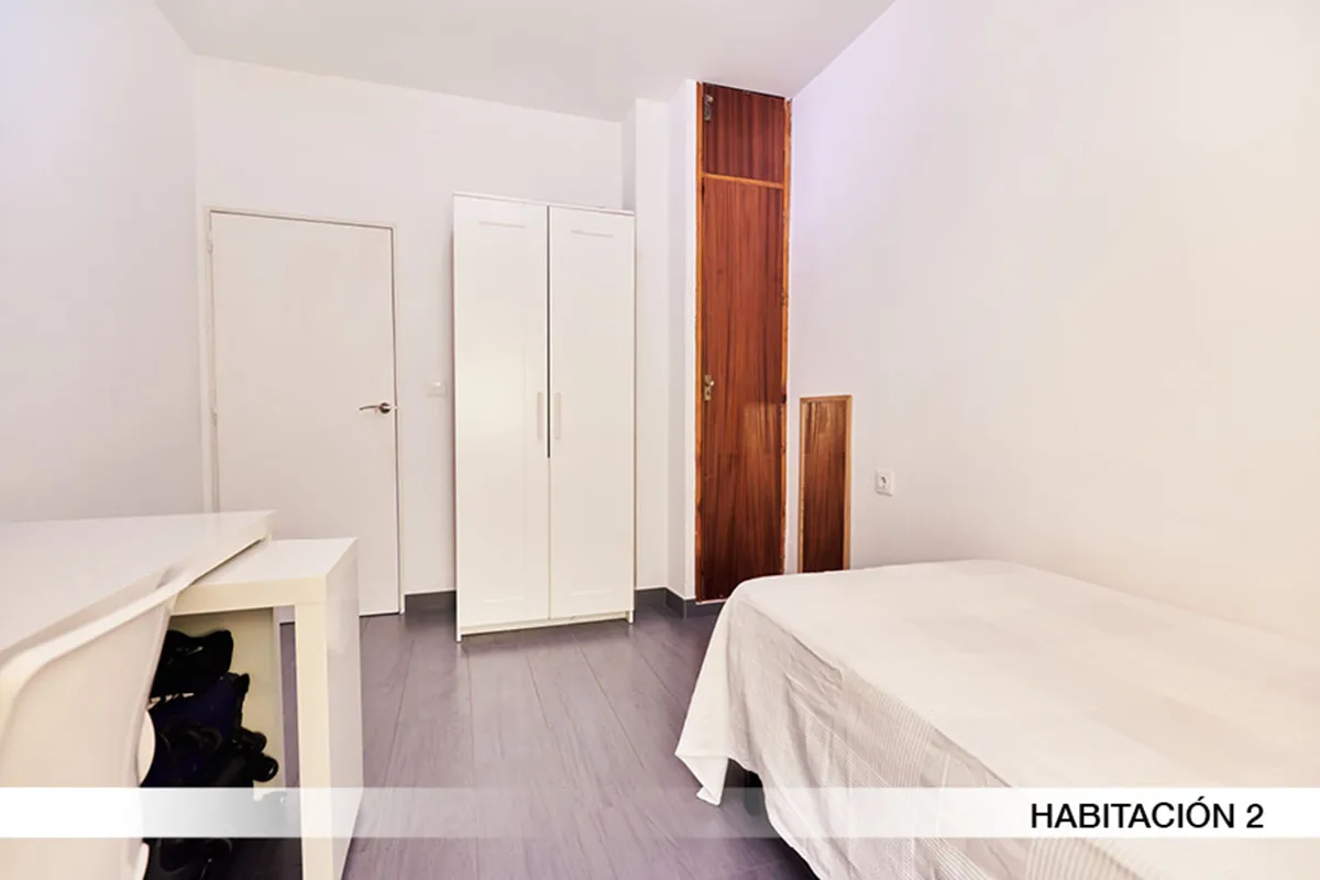 Shared Room in Seville photo 2
