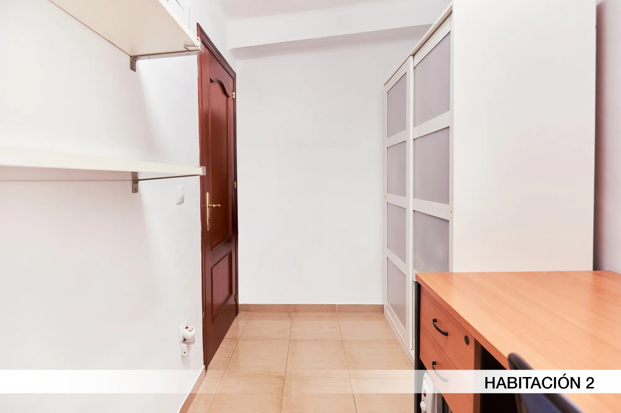 Shared Room in Seville photo 3