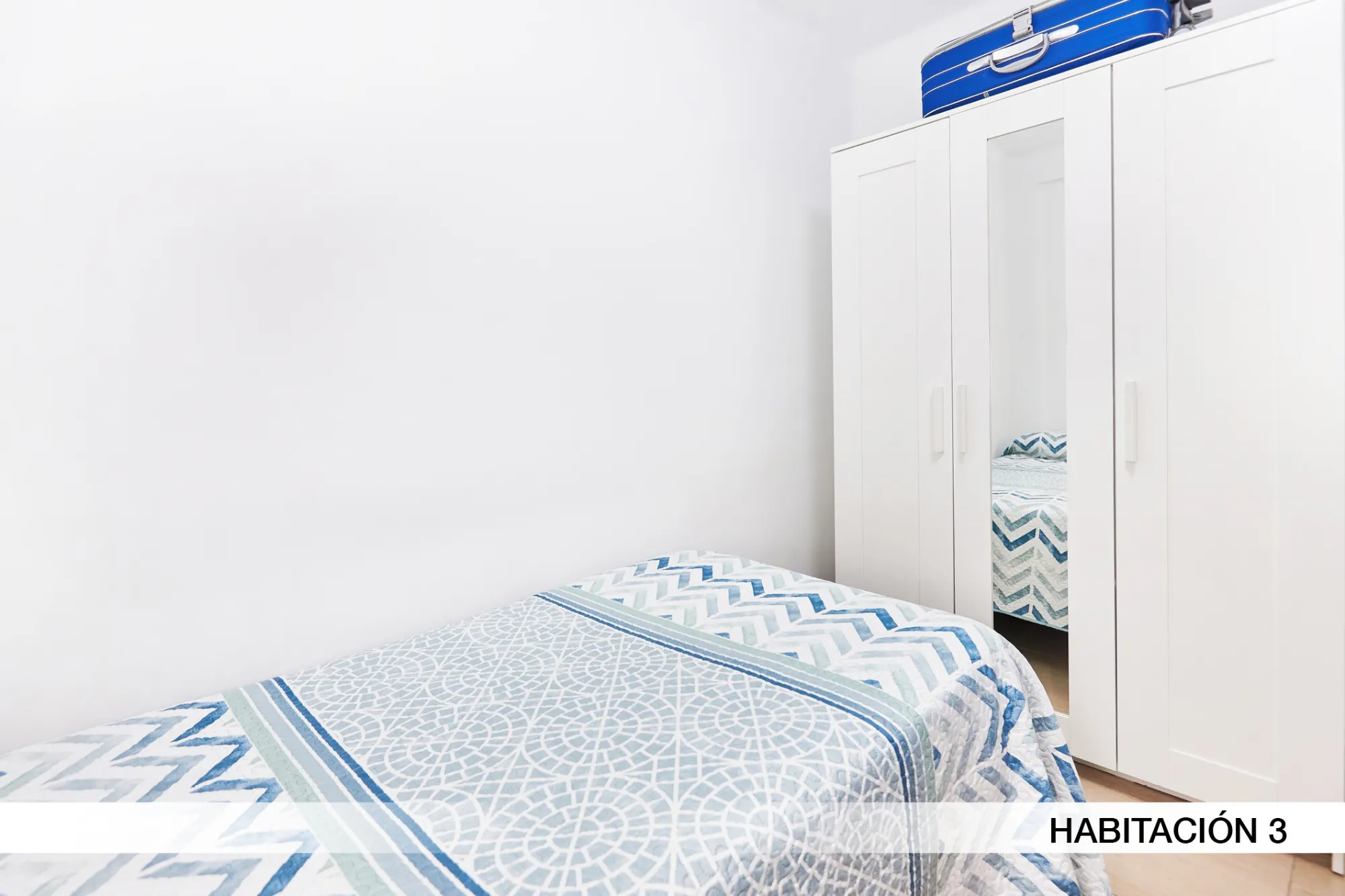 Shared Room in Seville photo 3