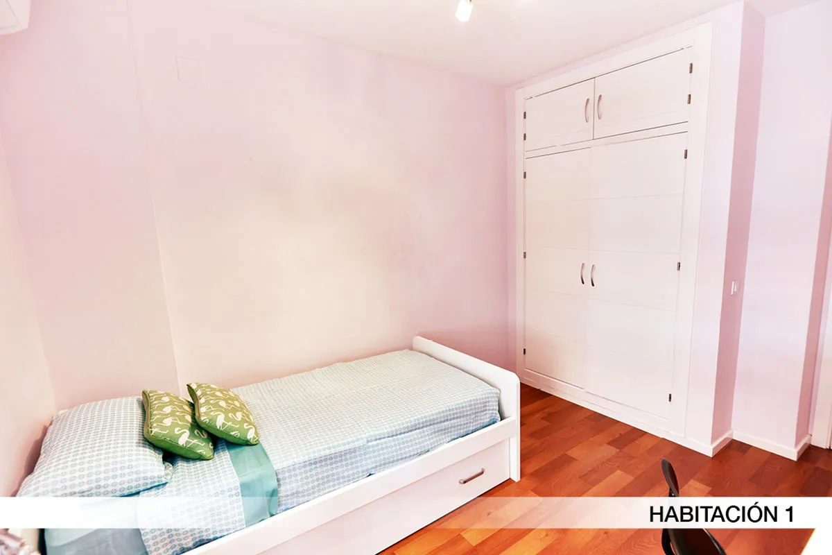 Shared Room in Seville photo 2