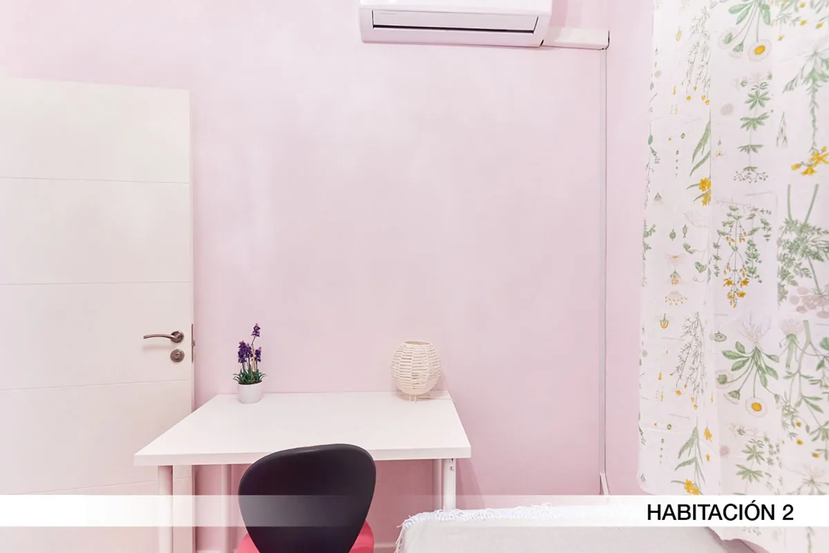 Shared Room in Seville photo 3