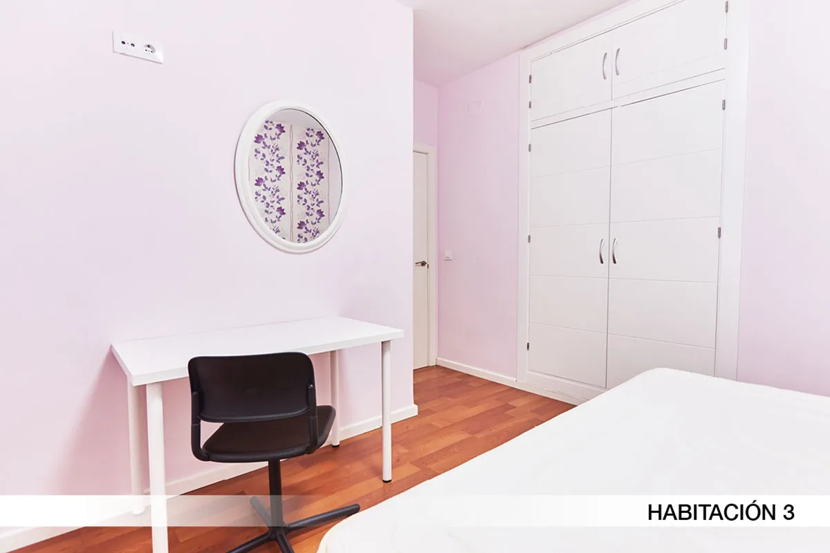 Shared Room in Seville photo 3