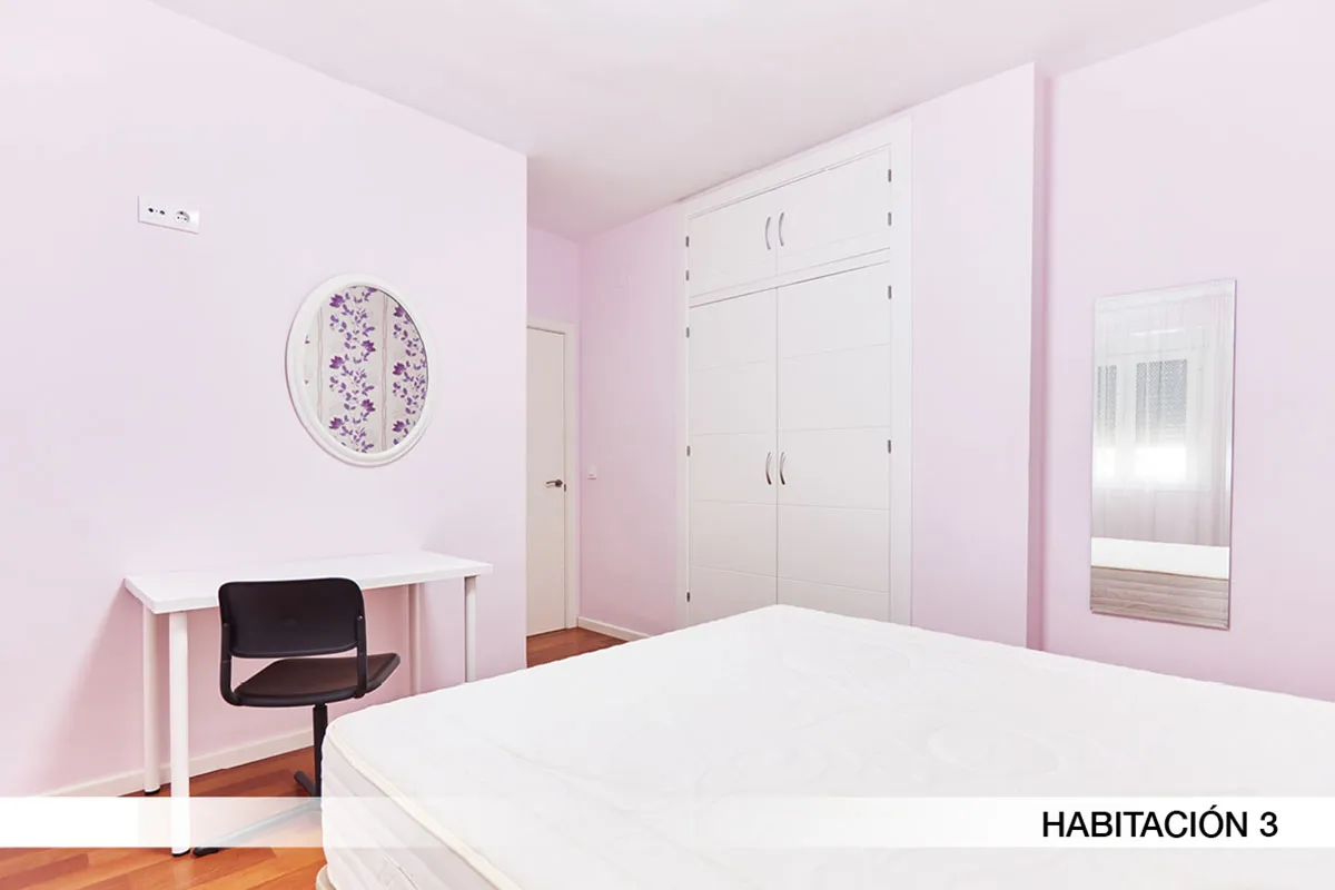 Shared Room in Seville photo 2