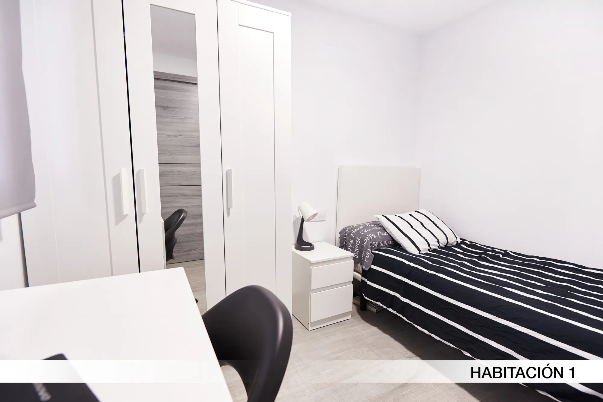 Shared Room in Seville photo 3