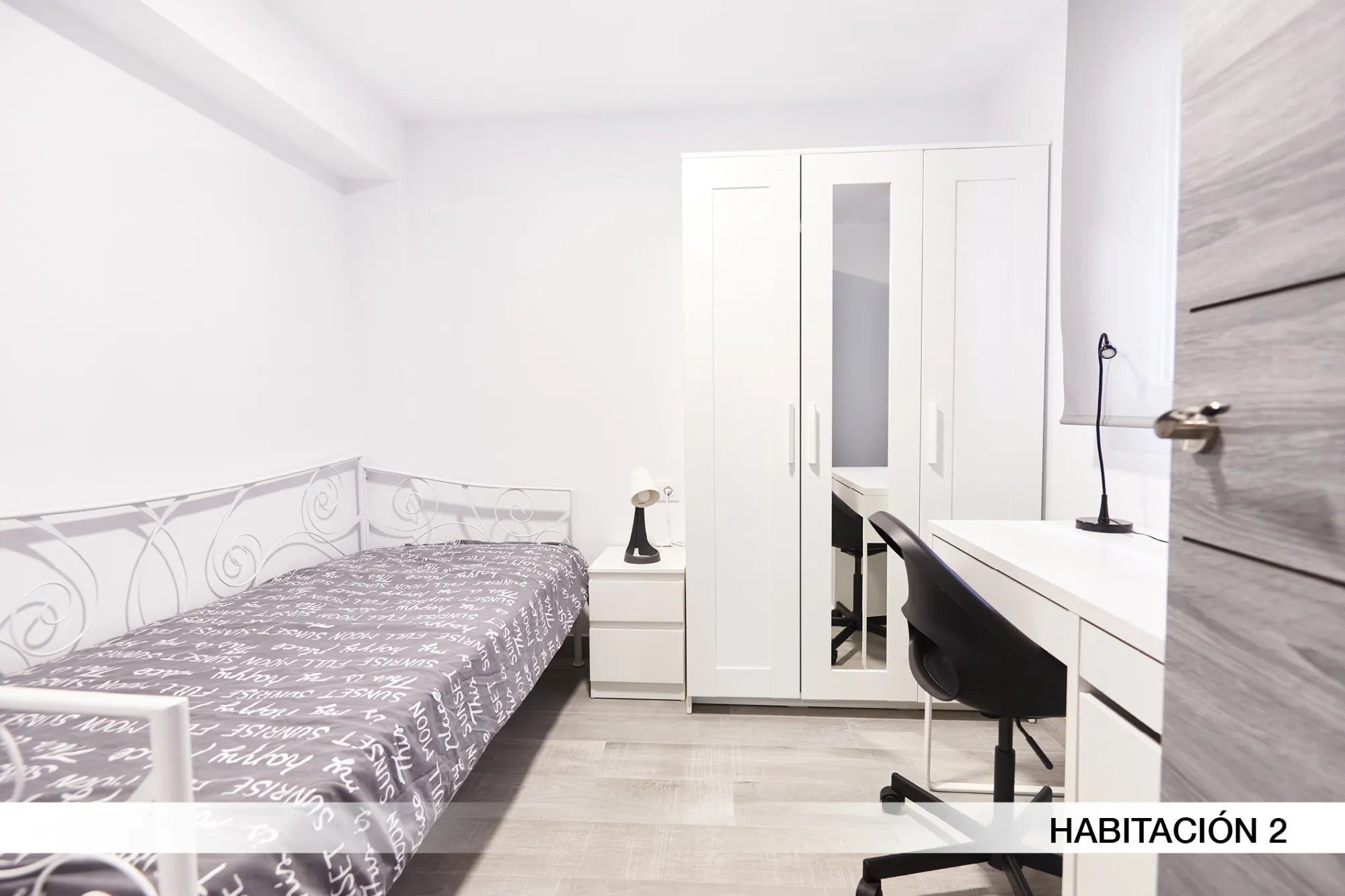 Shared Room in Seville photo 2