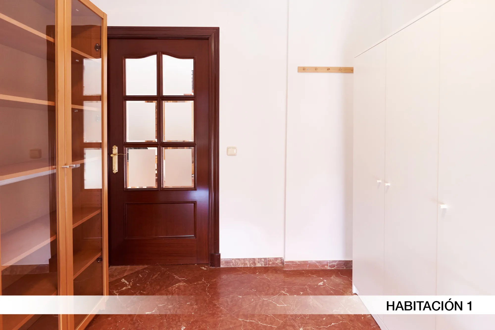 Shared Room in Seville photo 4