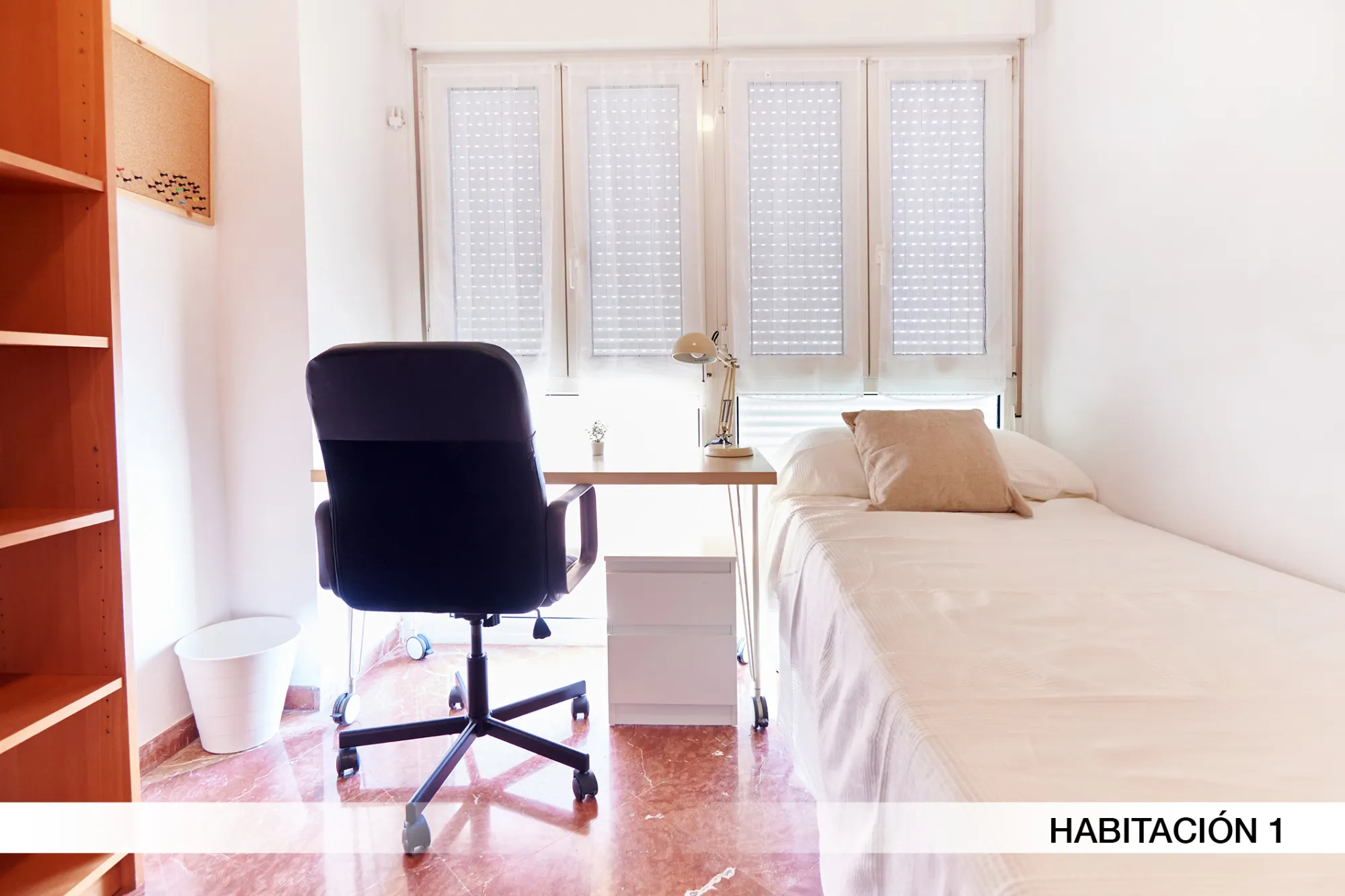 Shared Room in Seville photo 2