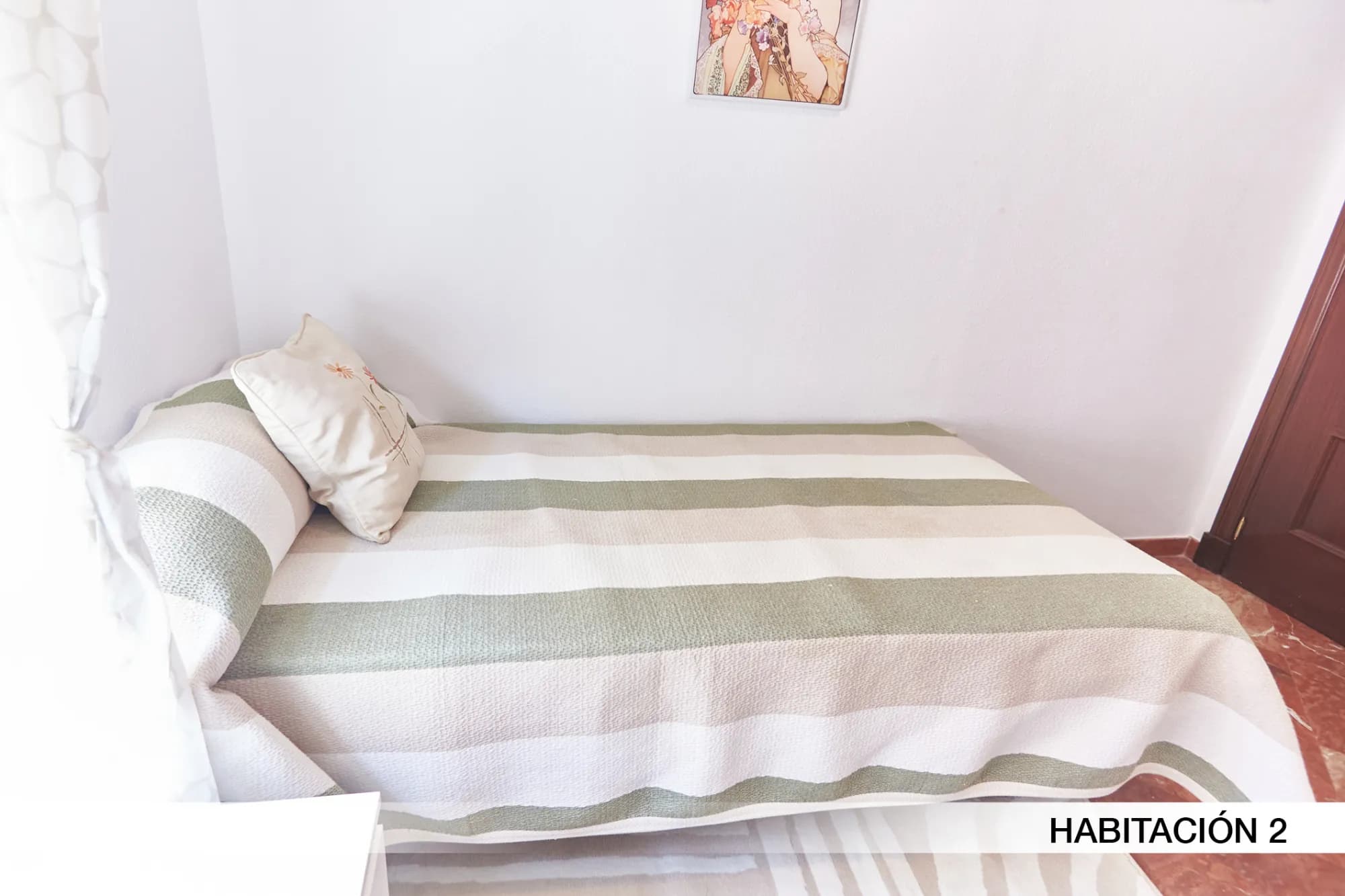 Shared Room in Seville photo 3