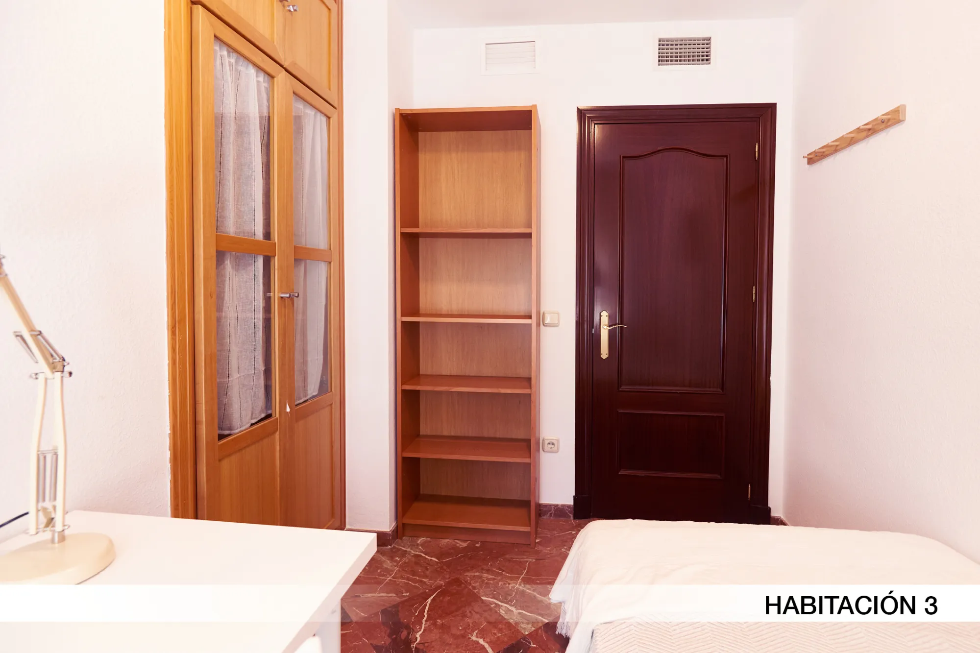 Shared Room in Seville photo 2