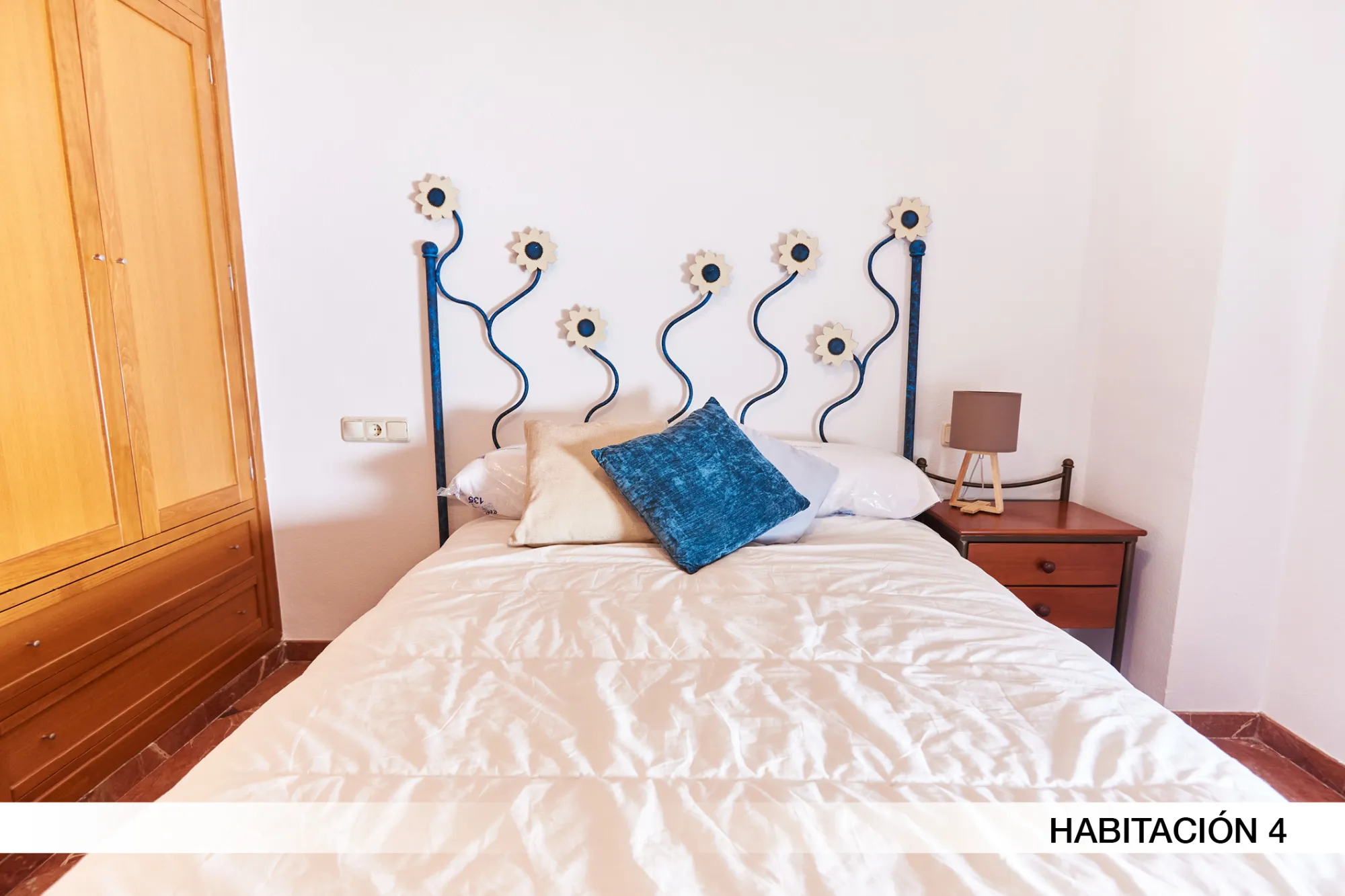 Shared Room in Seville photo 2