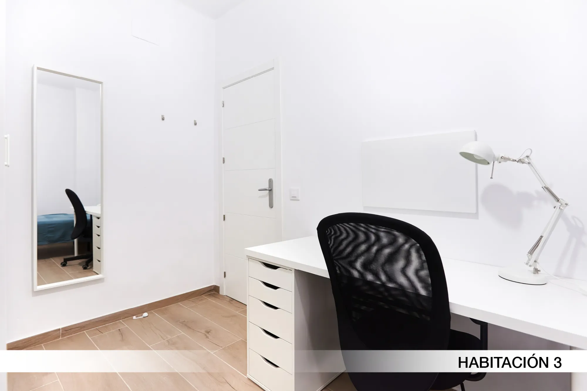 Shared Room in Seville photo 3