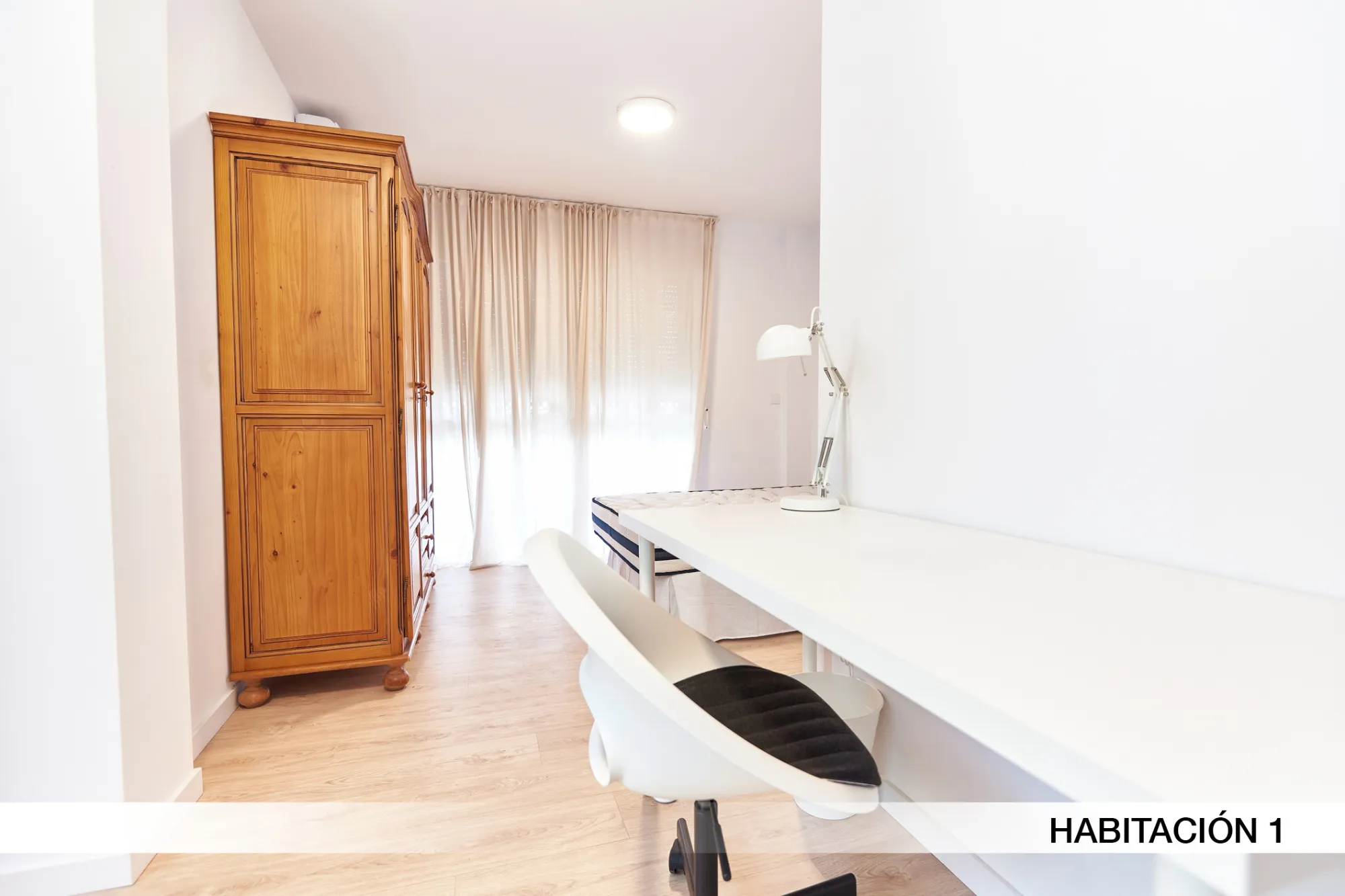 Shared Room in Seville photo 5