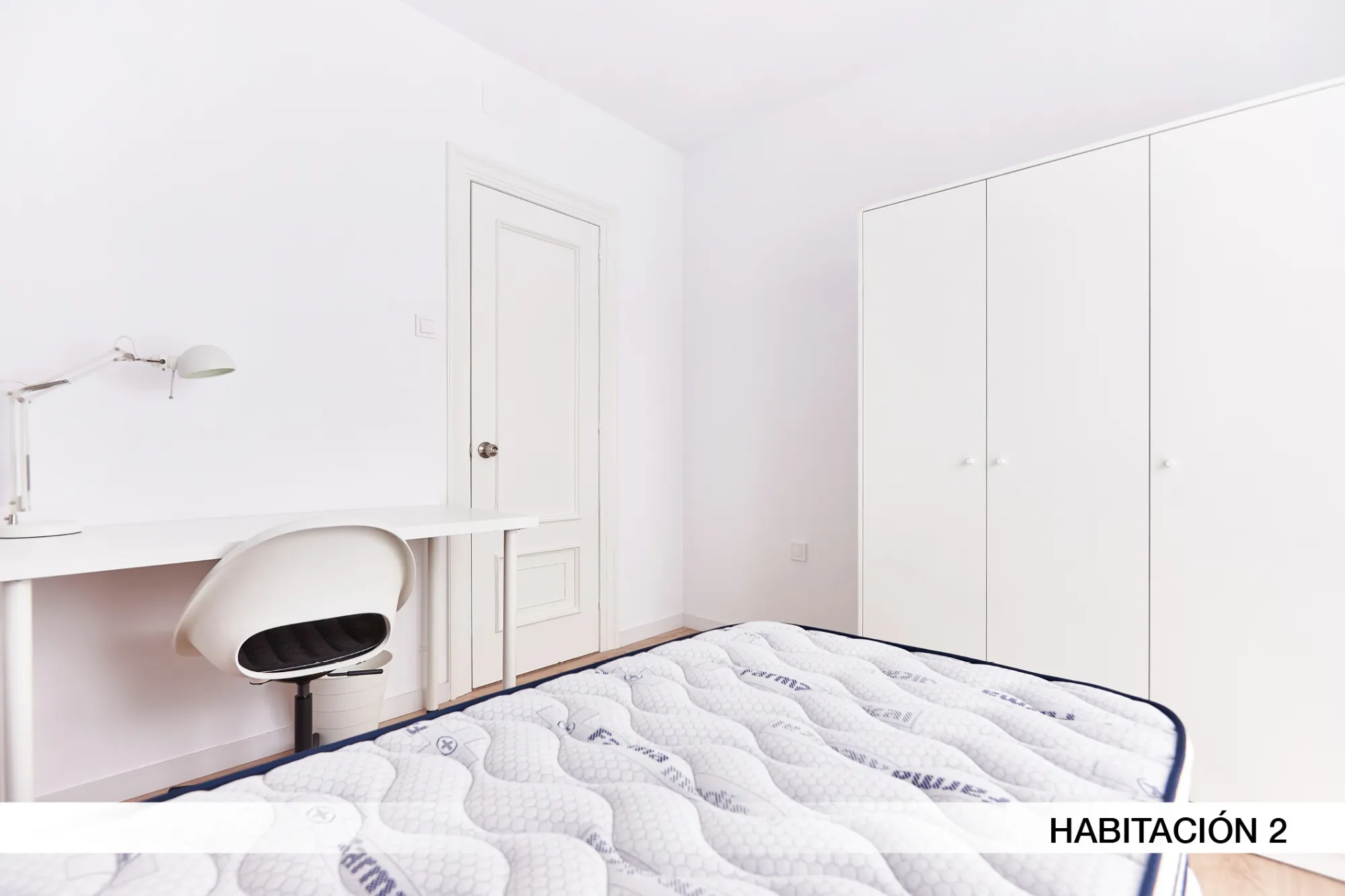 Shared Room in Seville photo 3