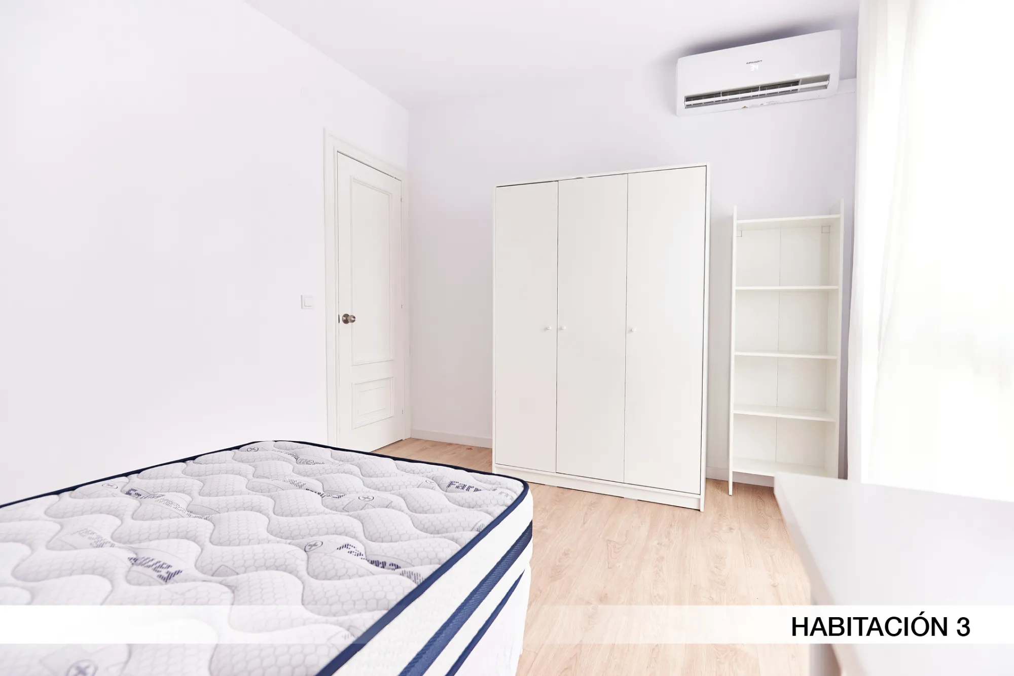 Shared Room in Seville photo 3